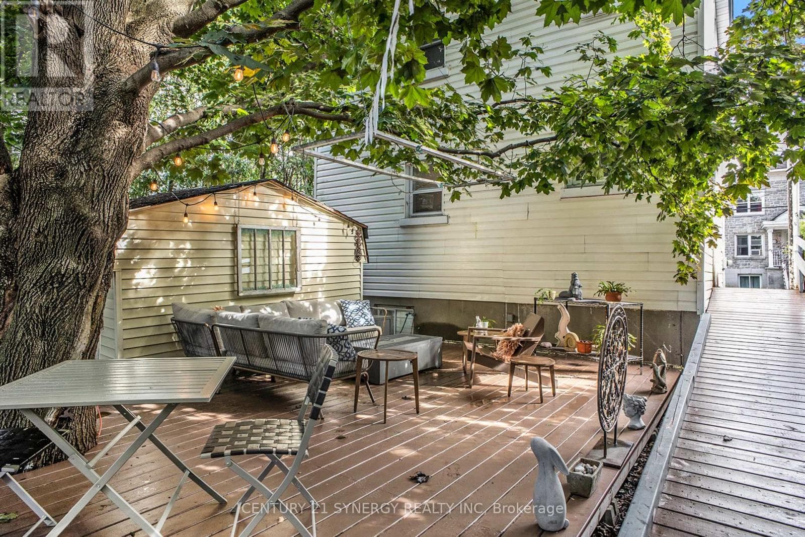 327 RICHELIEU AVENUE — photo 4