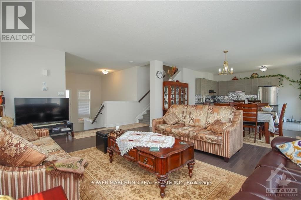 339 LAMARCHE AVENUE — photo 4