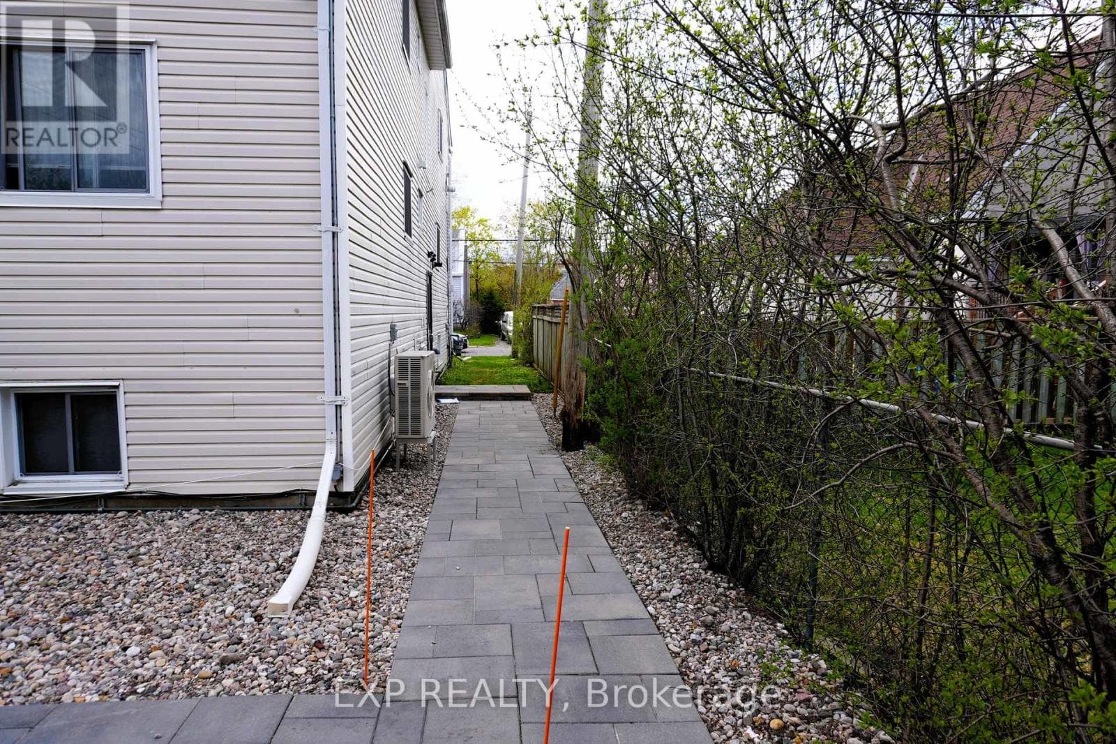 369 LAFONTAINE AVENUE — photo 3