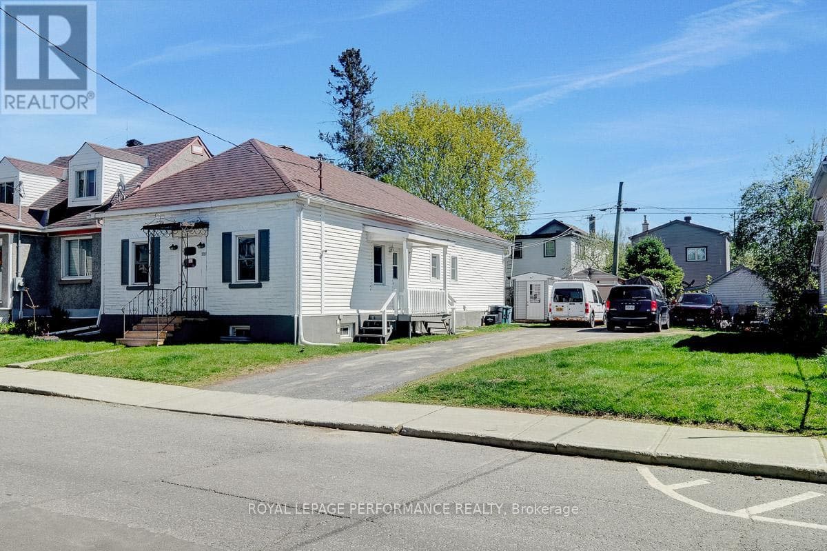 228 CARILLON STREET — photo 3