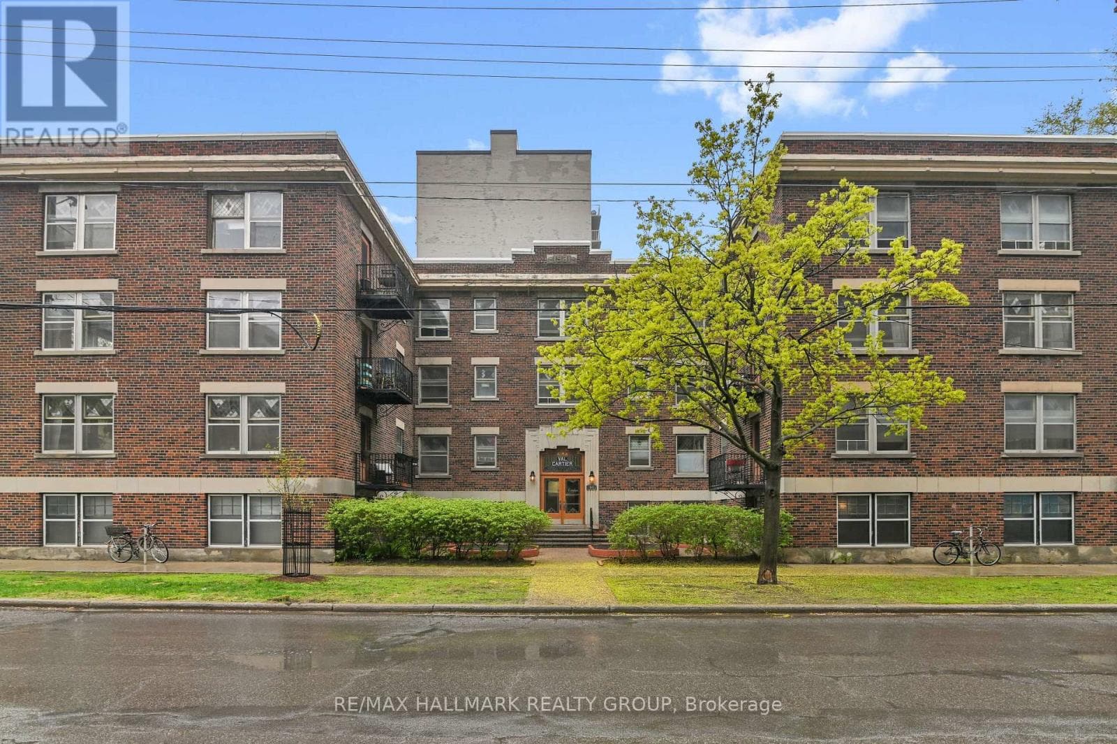 61 CARTIER STREET — photo 1