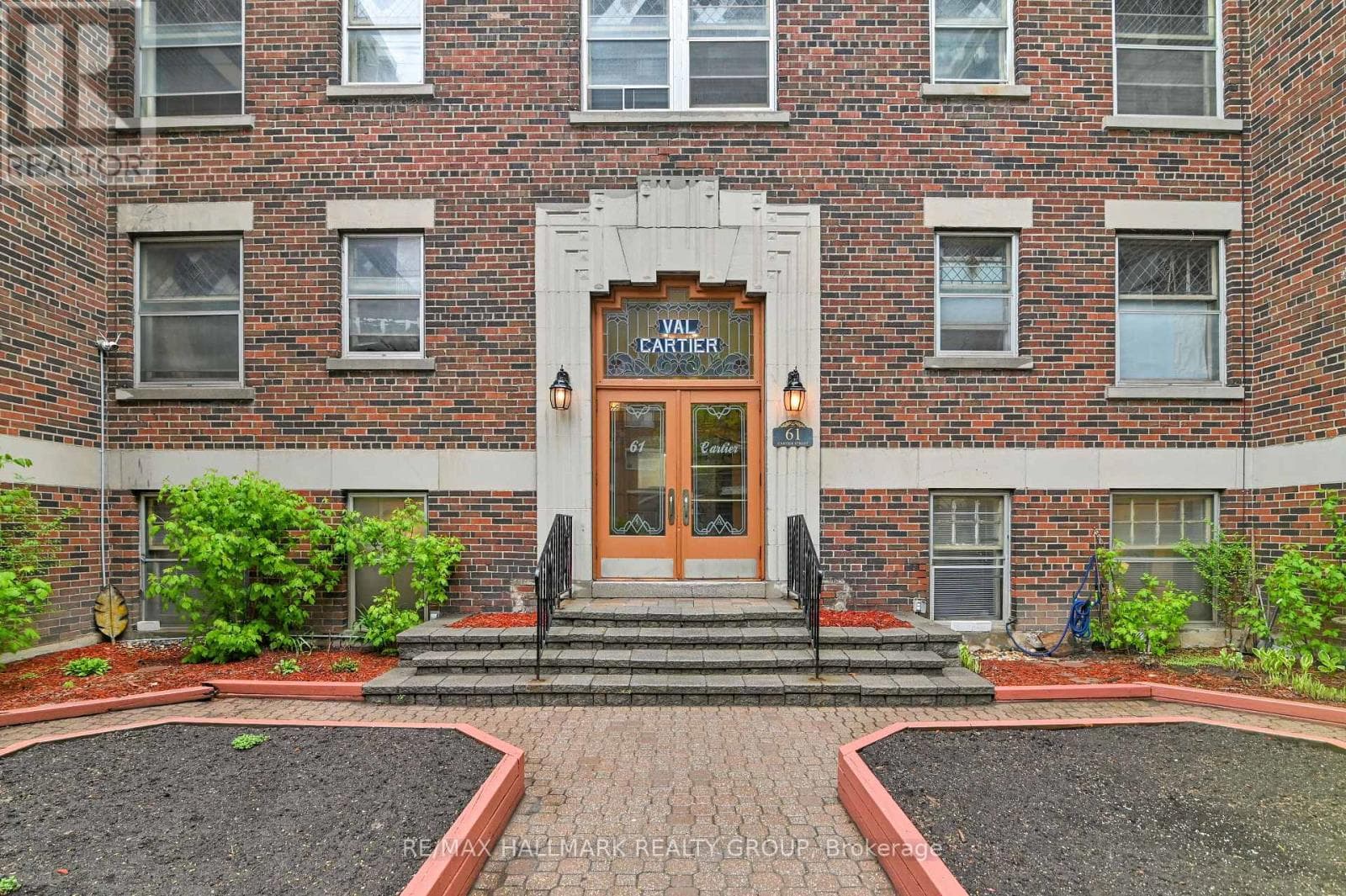 61 CARTIER STREET — photo 4