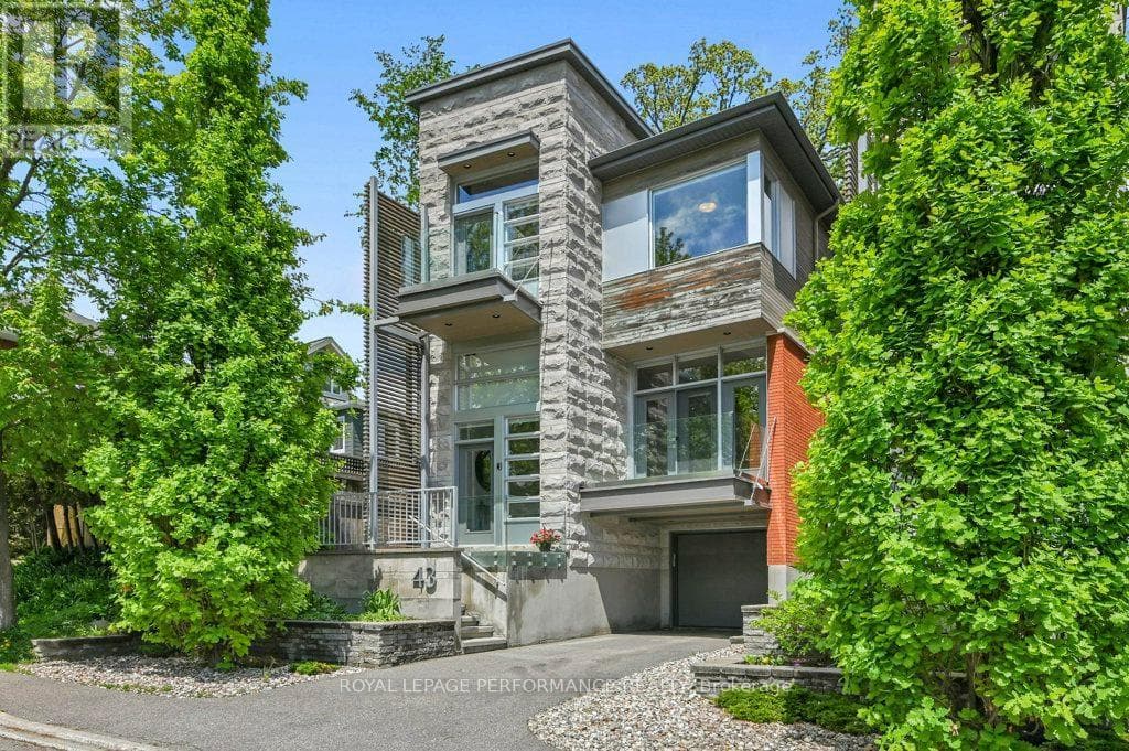 43 WILLARD STREET — photo 1