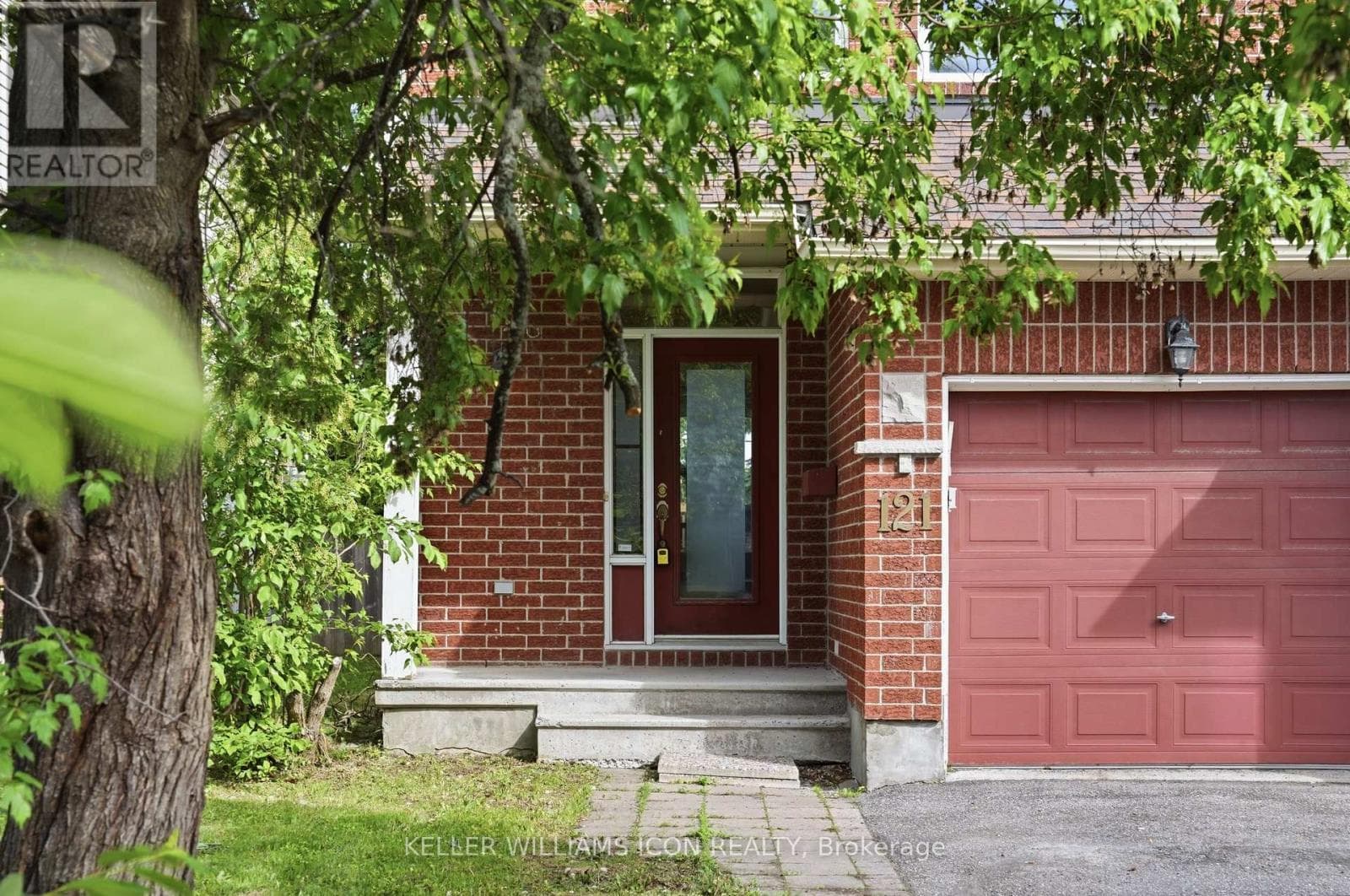 121 THORNBURY CRESCENT — photo 3