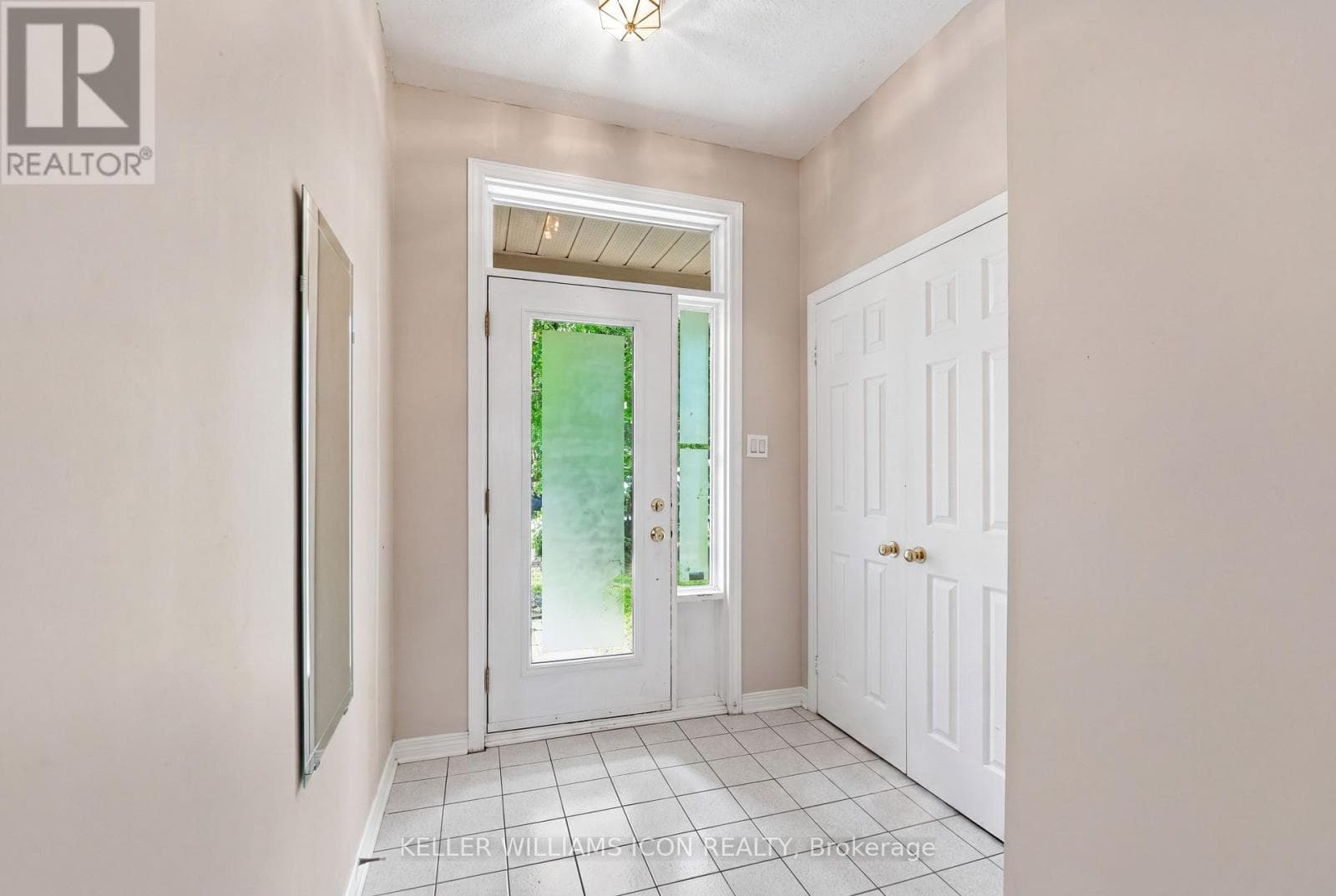 121 THORNBURY CRESCENT — photo 4