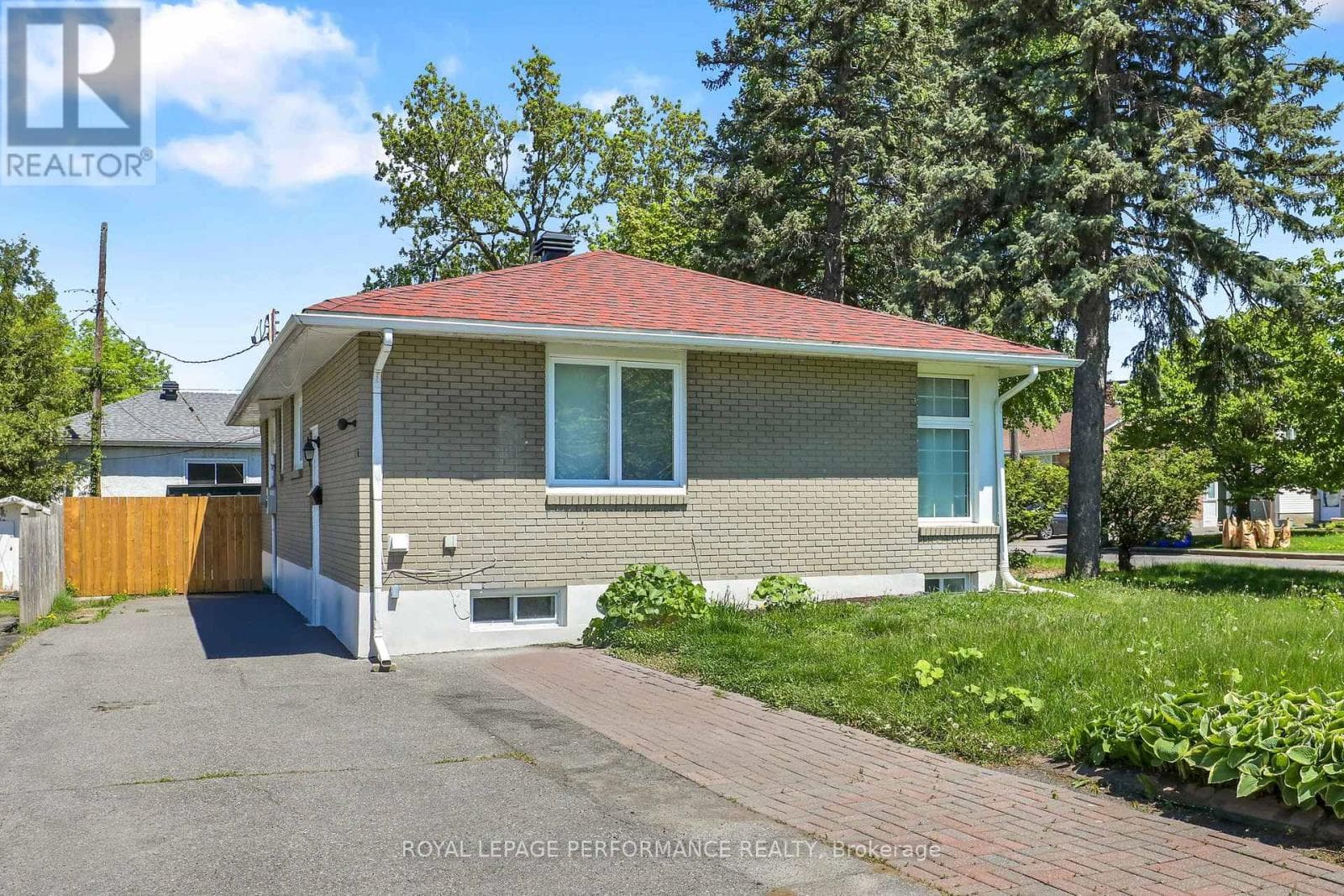 LOWER UNIT - 940 BRANT LOWER UNIT STREET — photo 2