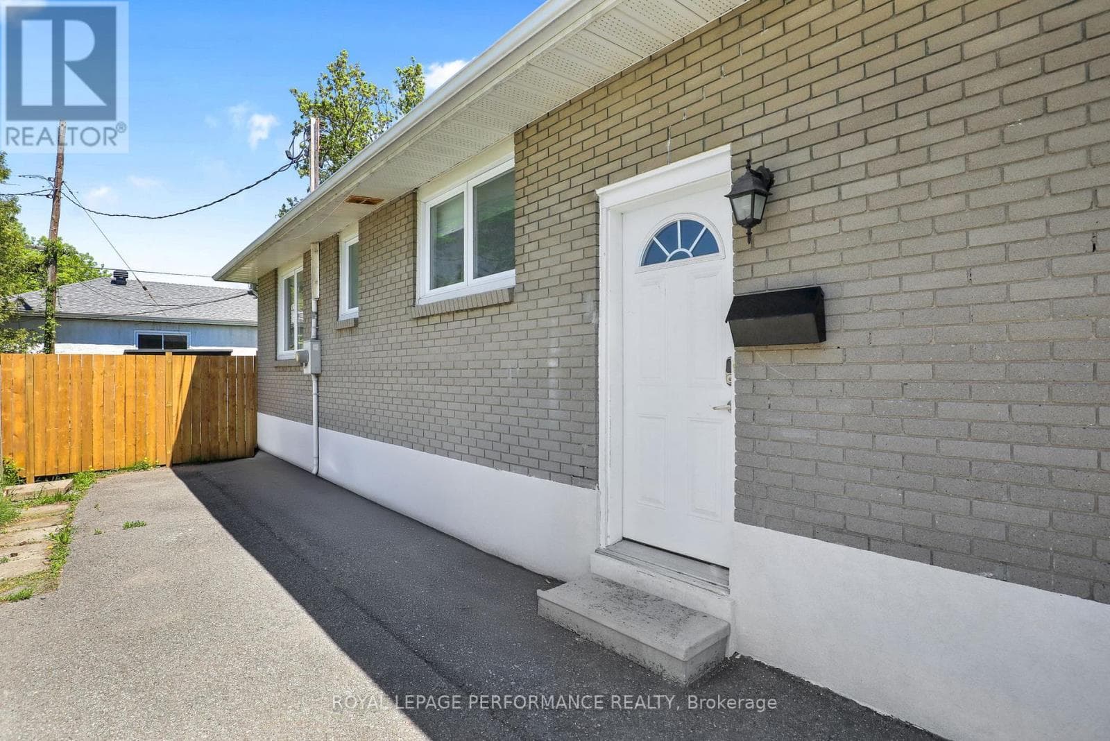 LOWER UNIT - 940 BRANT LOWER UNIT STREET — photo 3