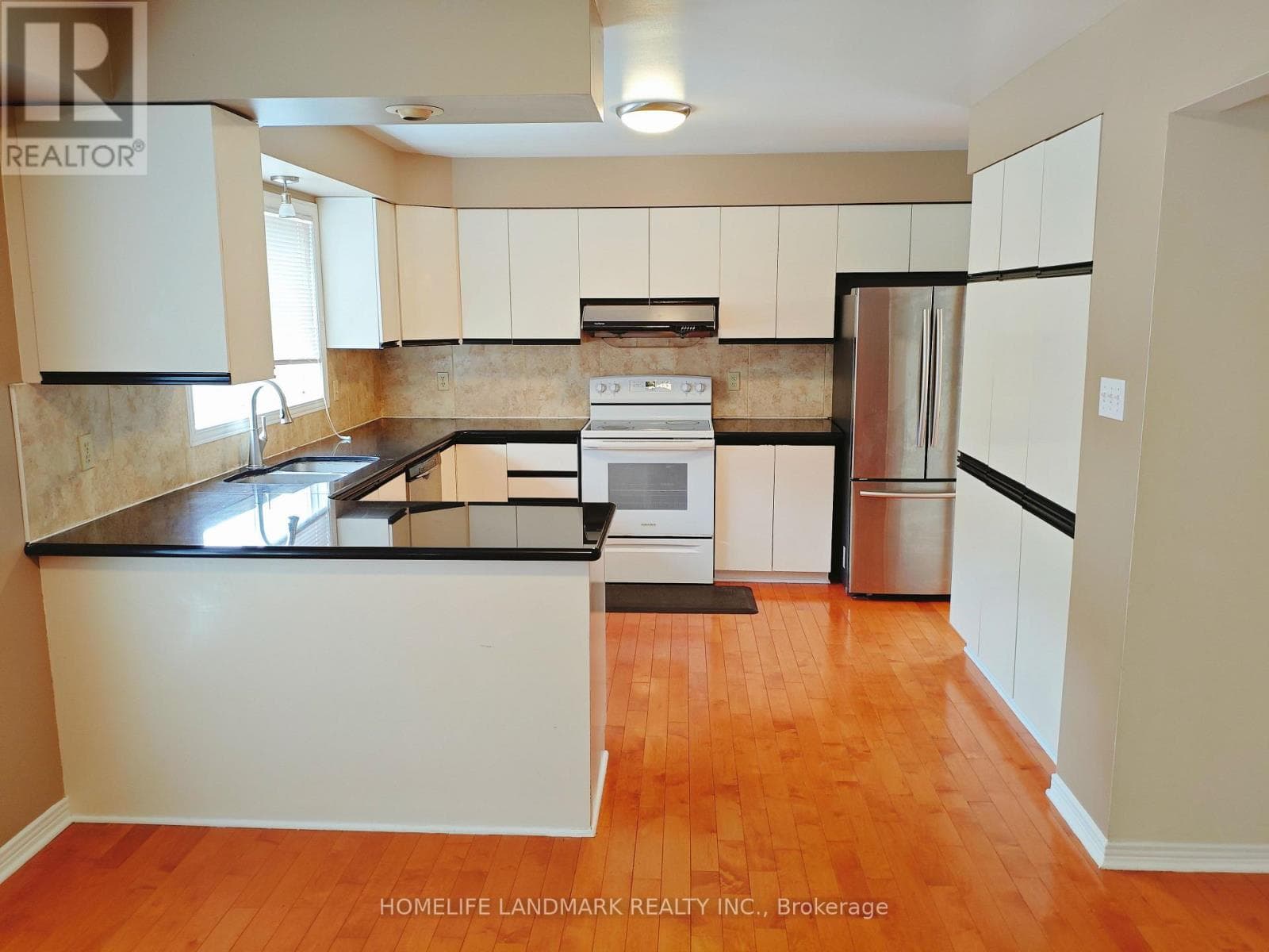 8 OPAL LANE — photo 3