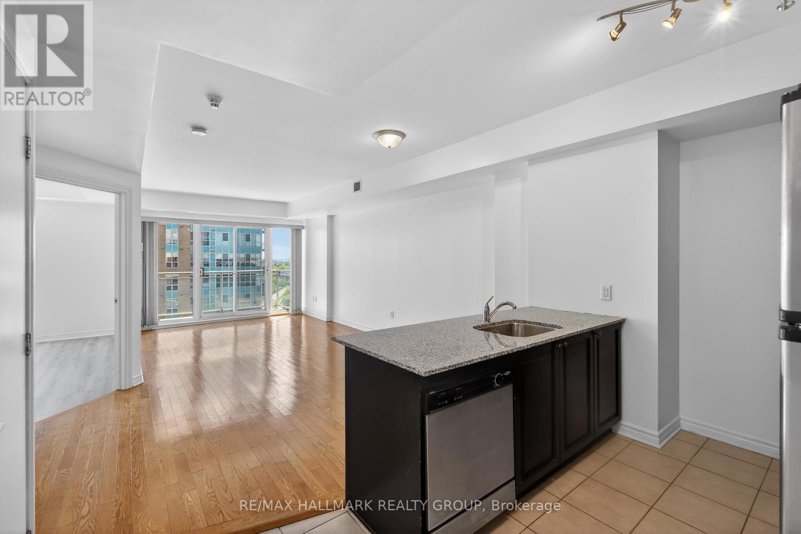 1503 - 70 LANDRY STREET — photo 3