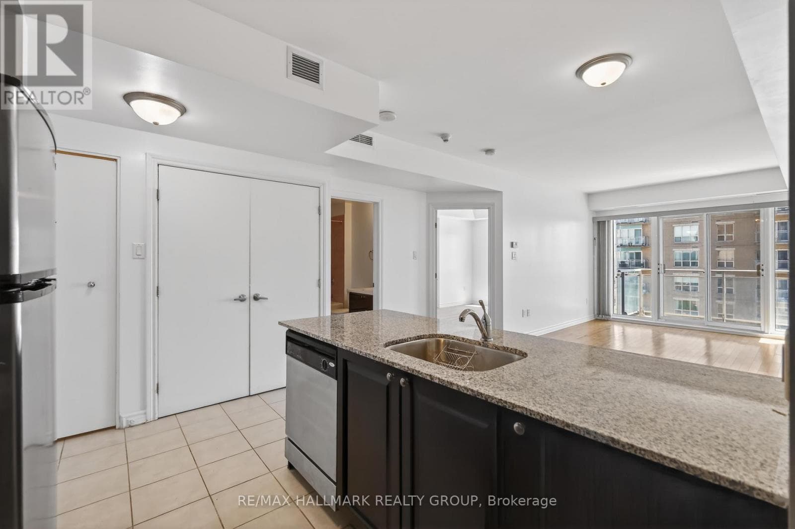 1503 - 70 LANDRY STREET — photo 4