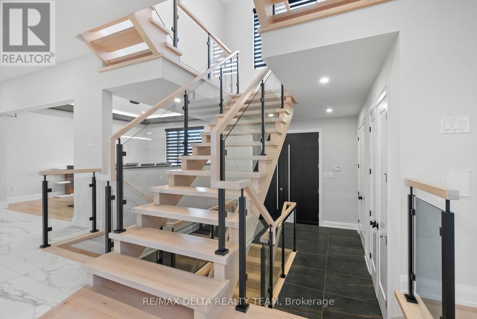 663 BALLYCASTLE CRESCENT — photo 4