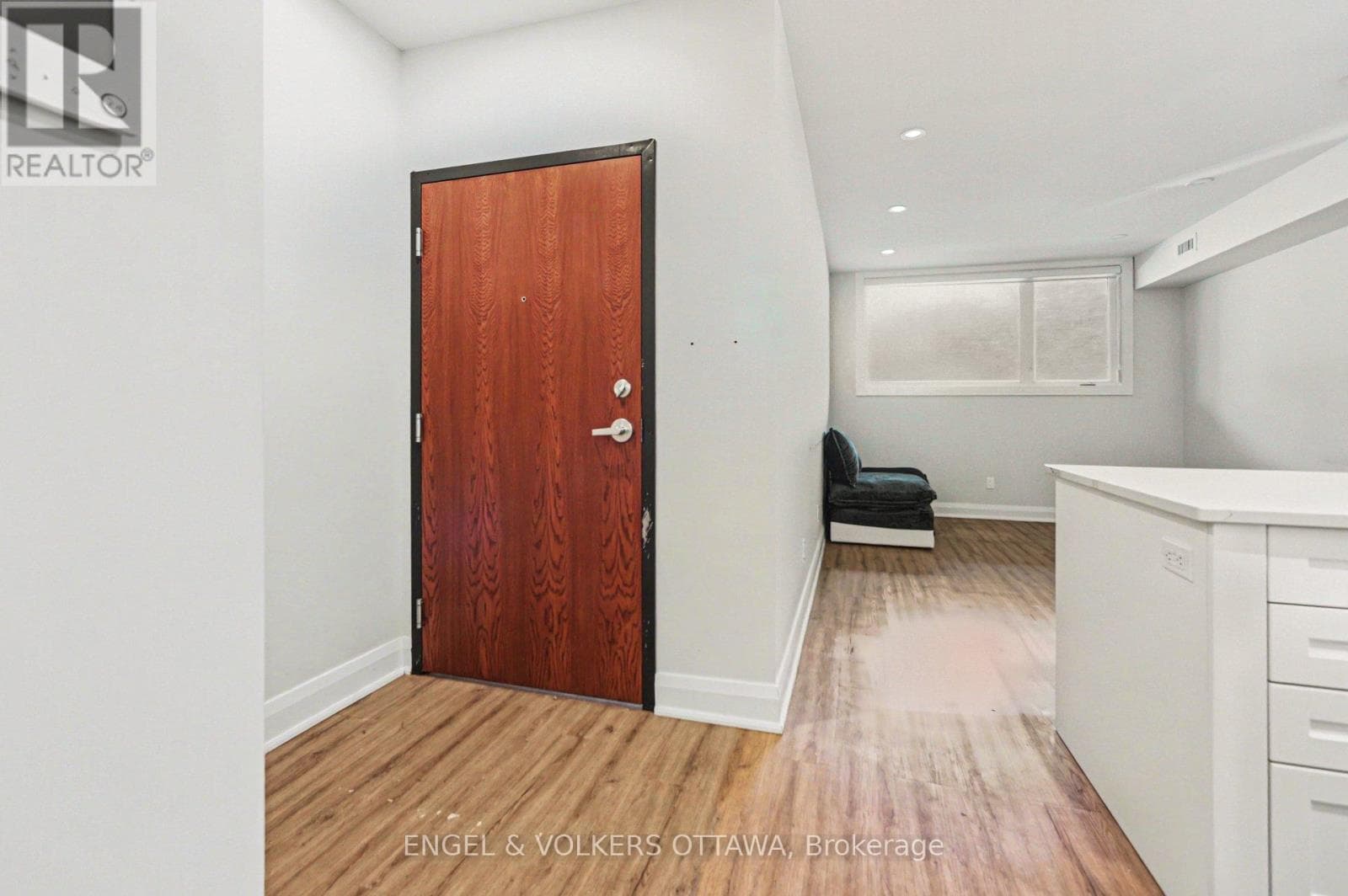 1 - 35 MONK STREET — photo 2