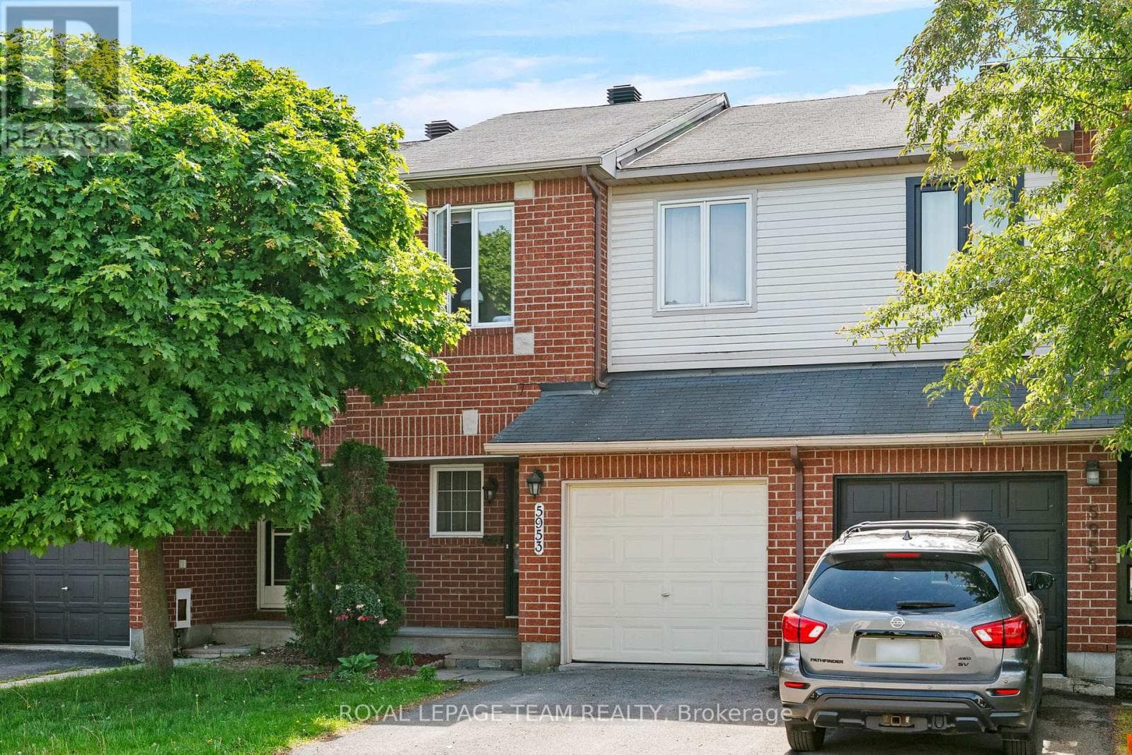 5953 PINEGLADE CRESCENT — photo 1