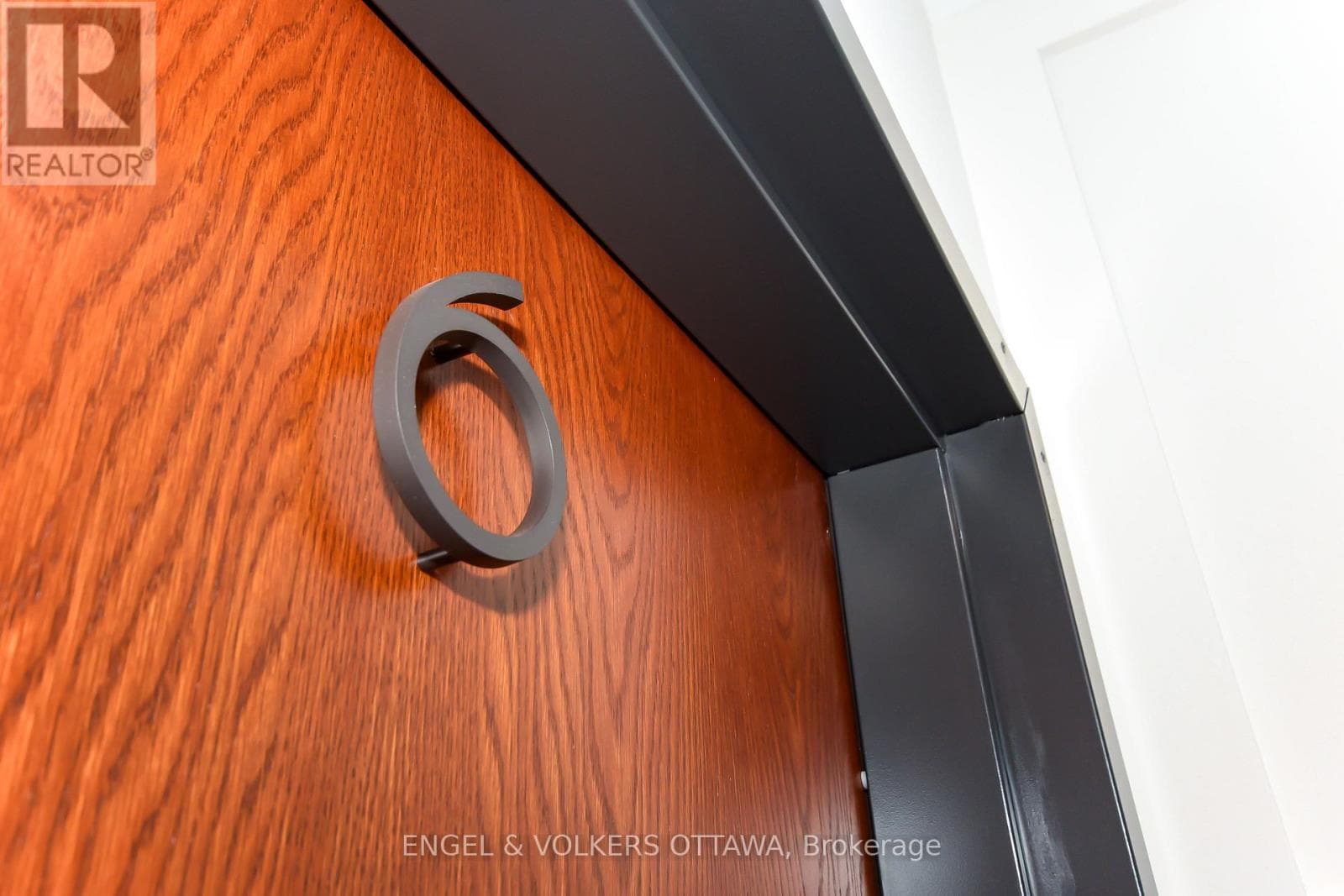 6 - 35 MONK STREET — photo 2