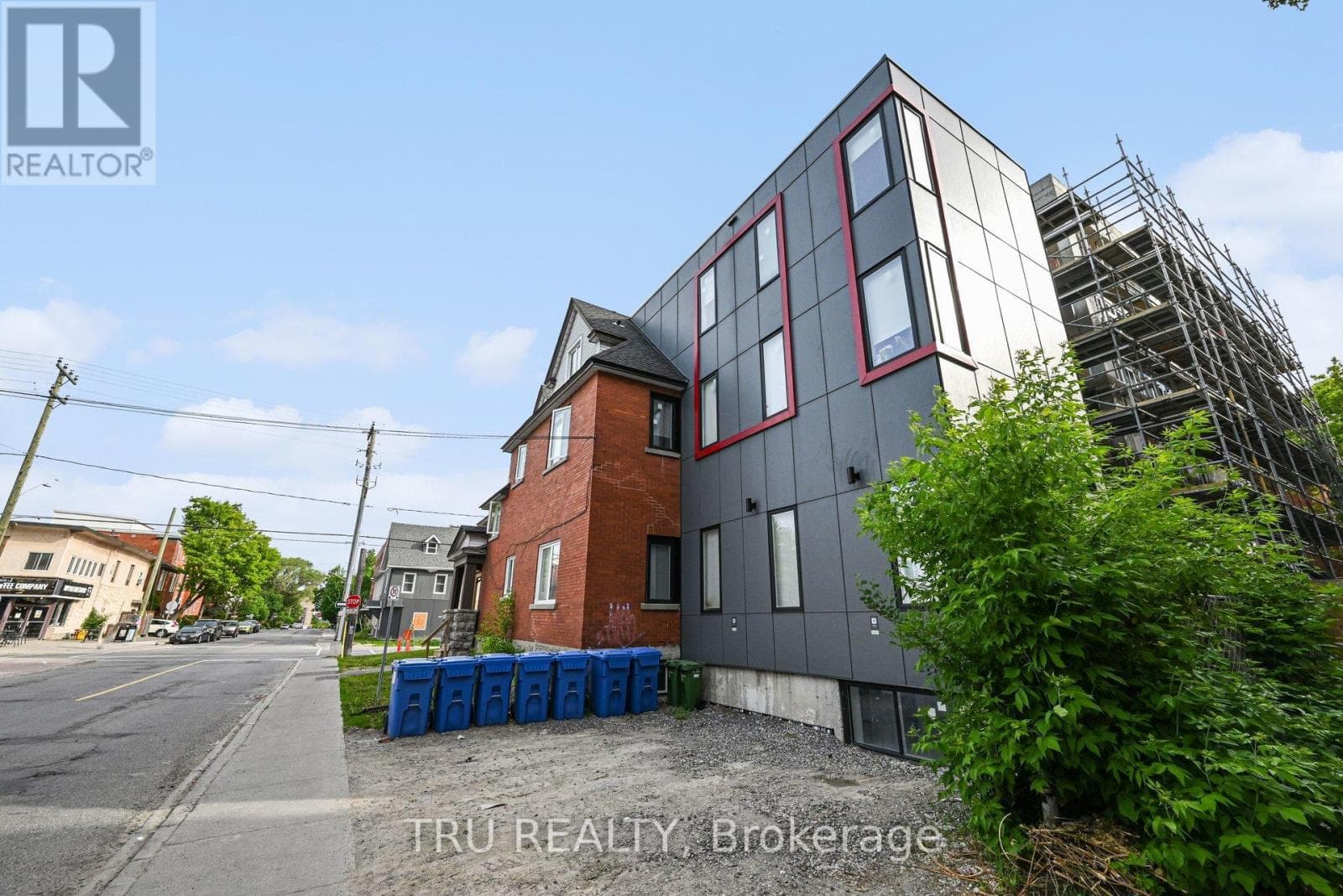 351 FRIEL STREET — photo 2