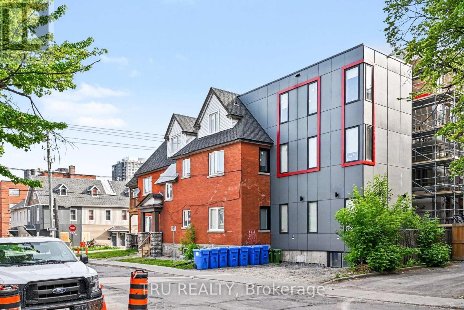 351 FRIEL STREET — photo 3