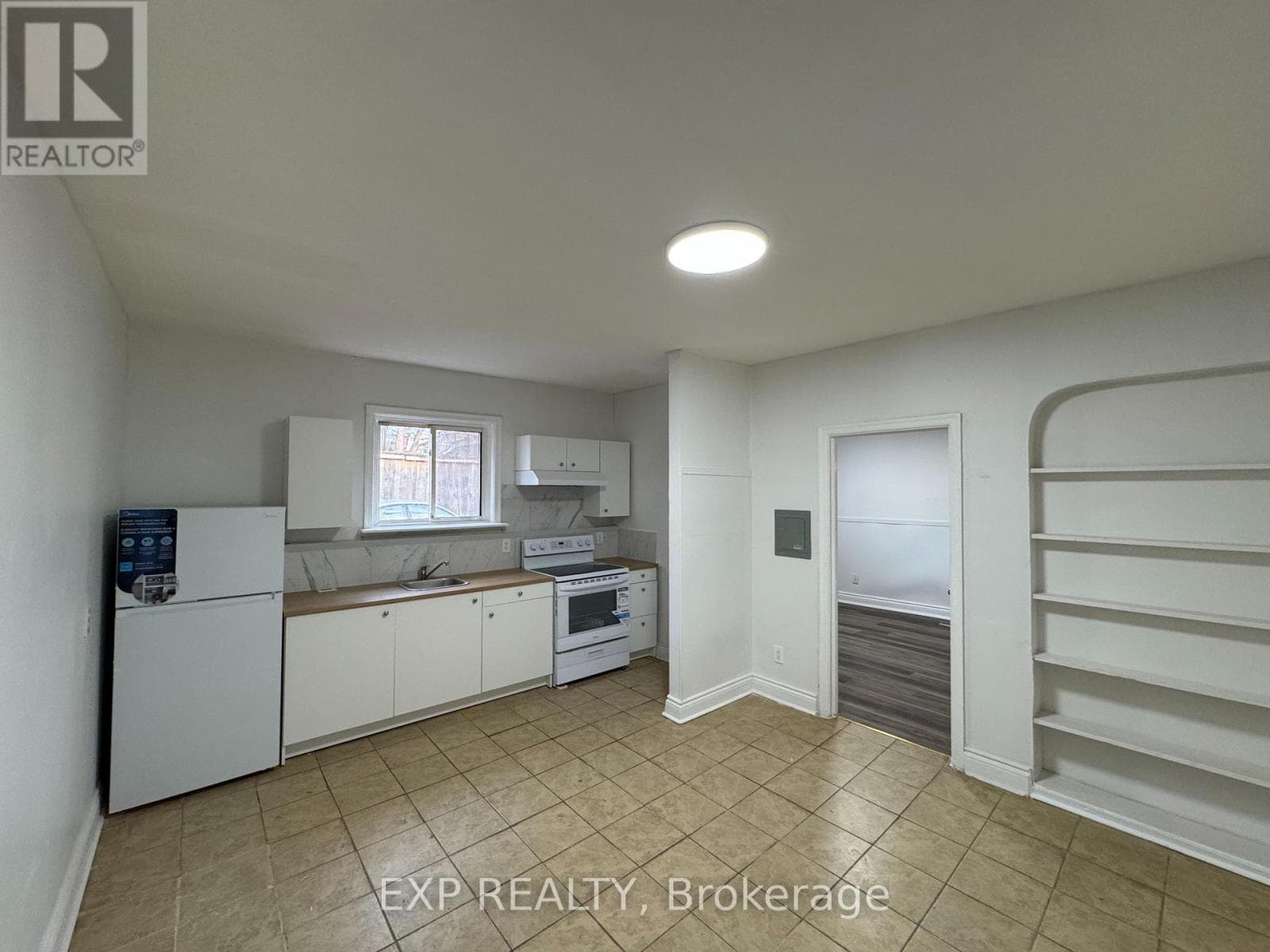 17 LOYER STREET — photo 3