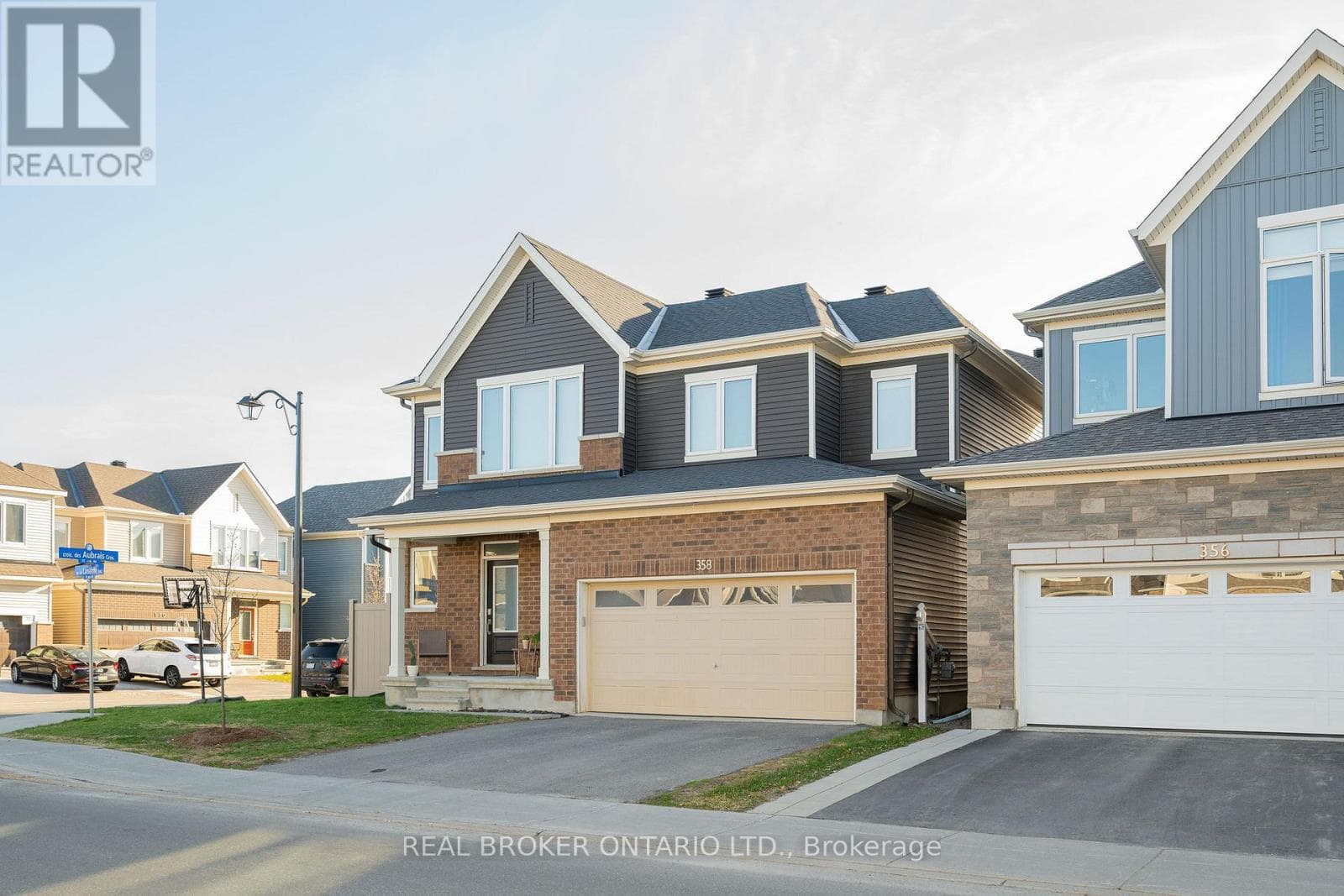 358 LAMARCHE AVENUE — photo 2