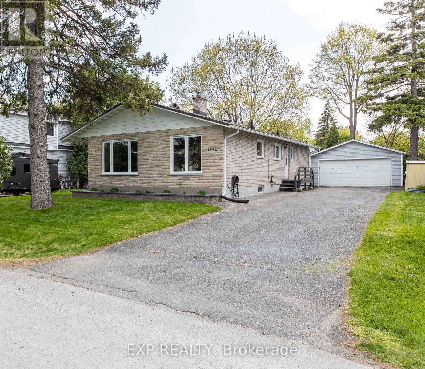 1642 VALMARIE AVENUE — photo 1