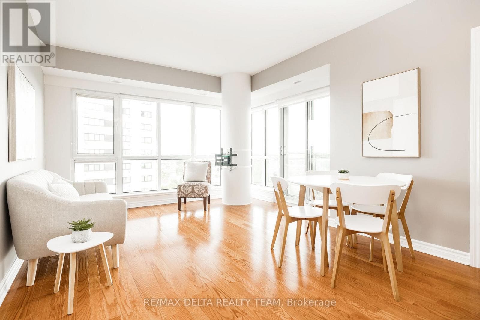 1207 - 70 LANDRY STREET — photo 2