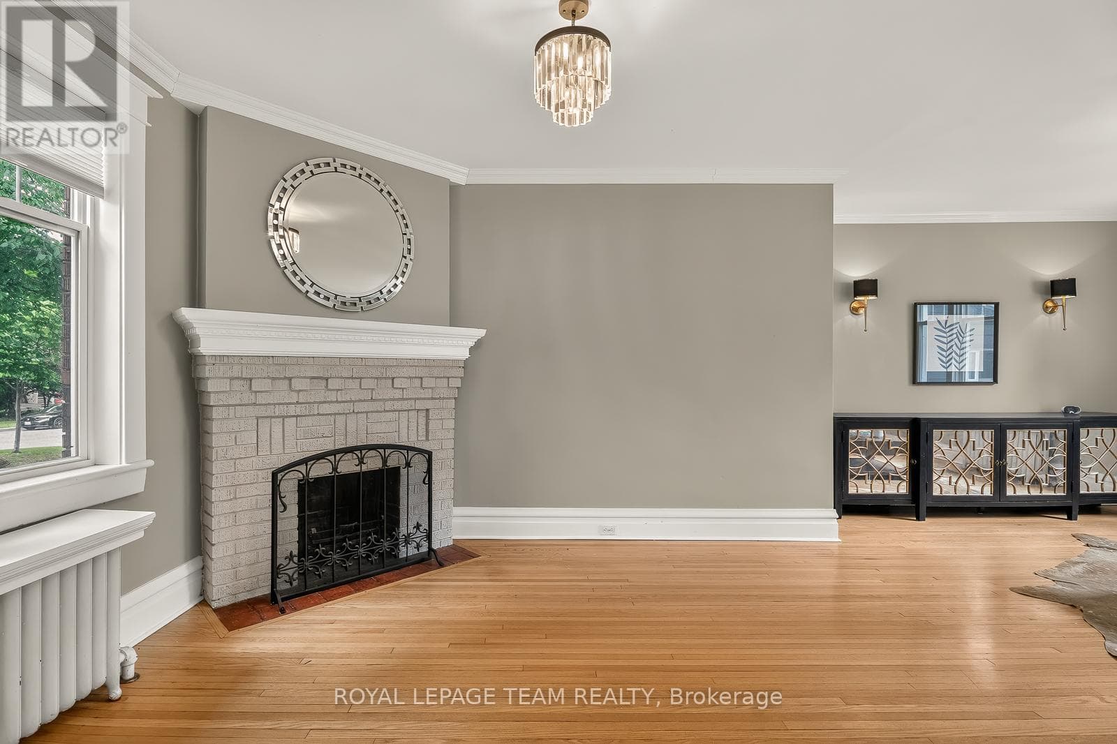 318 CLEMOW AVENUE — photo 4