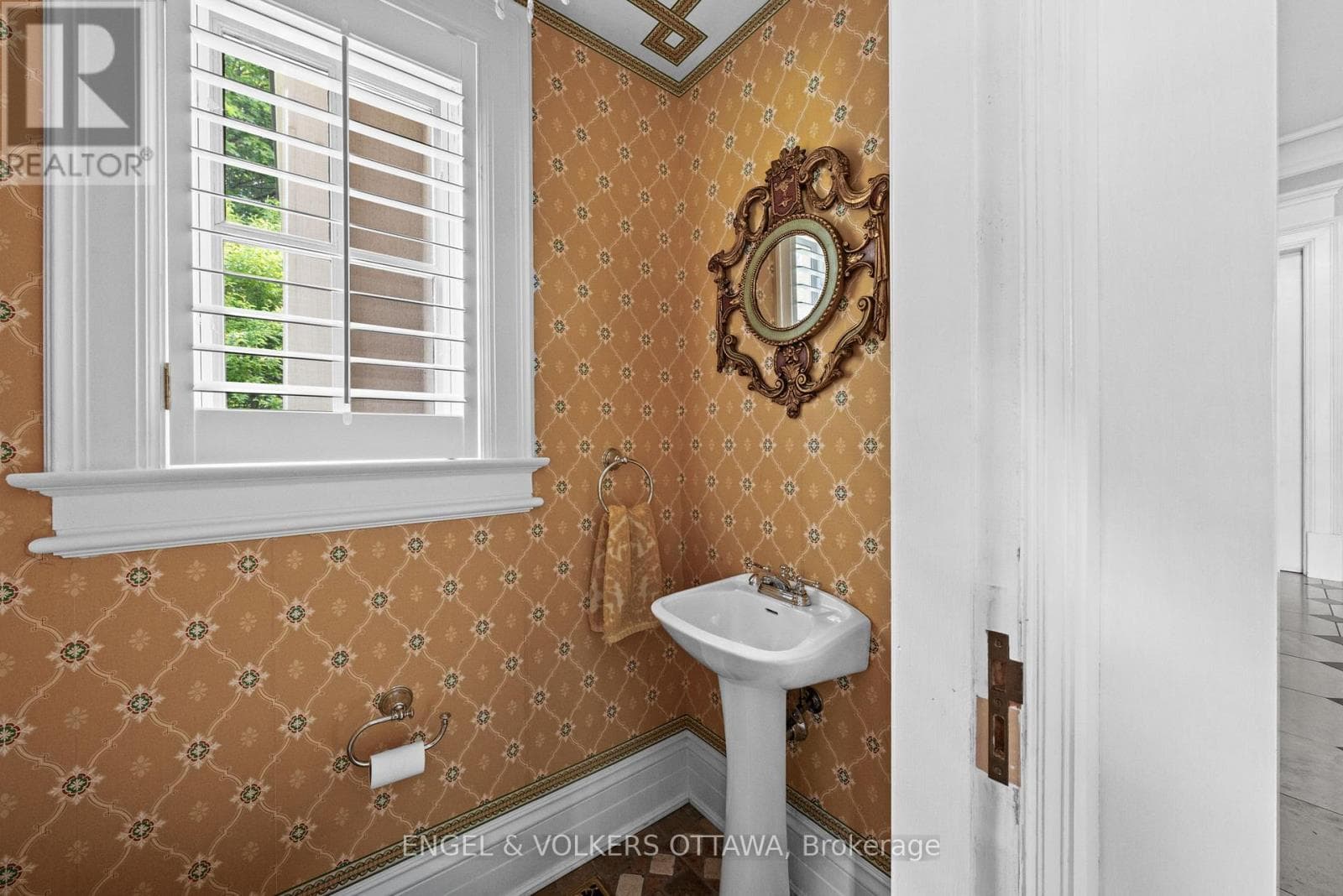 218 COLTRIN ROAD — photo 3