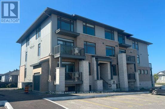 33 SALAMANDER WAY — photo 1