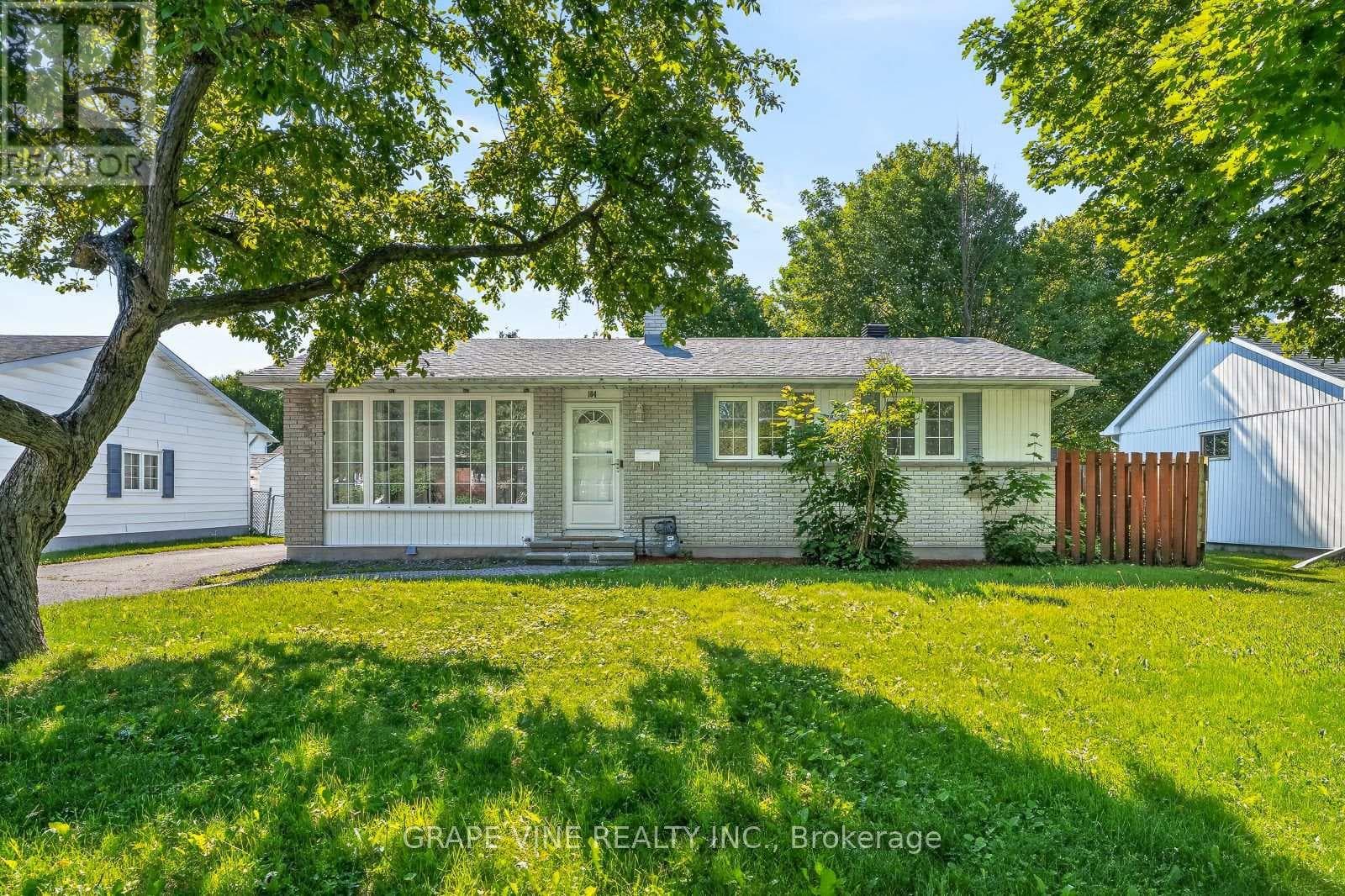 104 ORIOLE AVENUE — photo 1