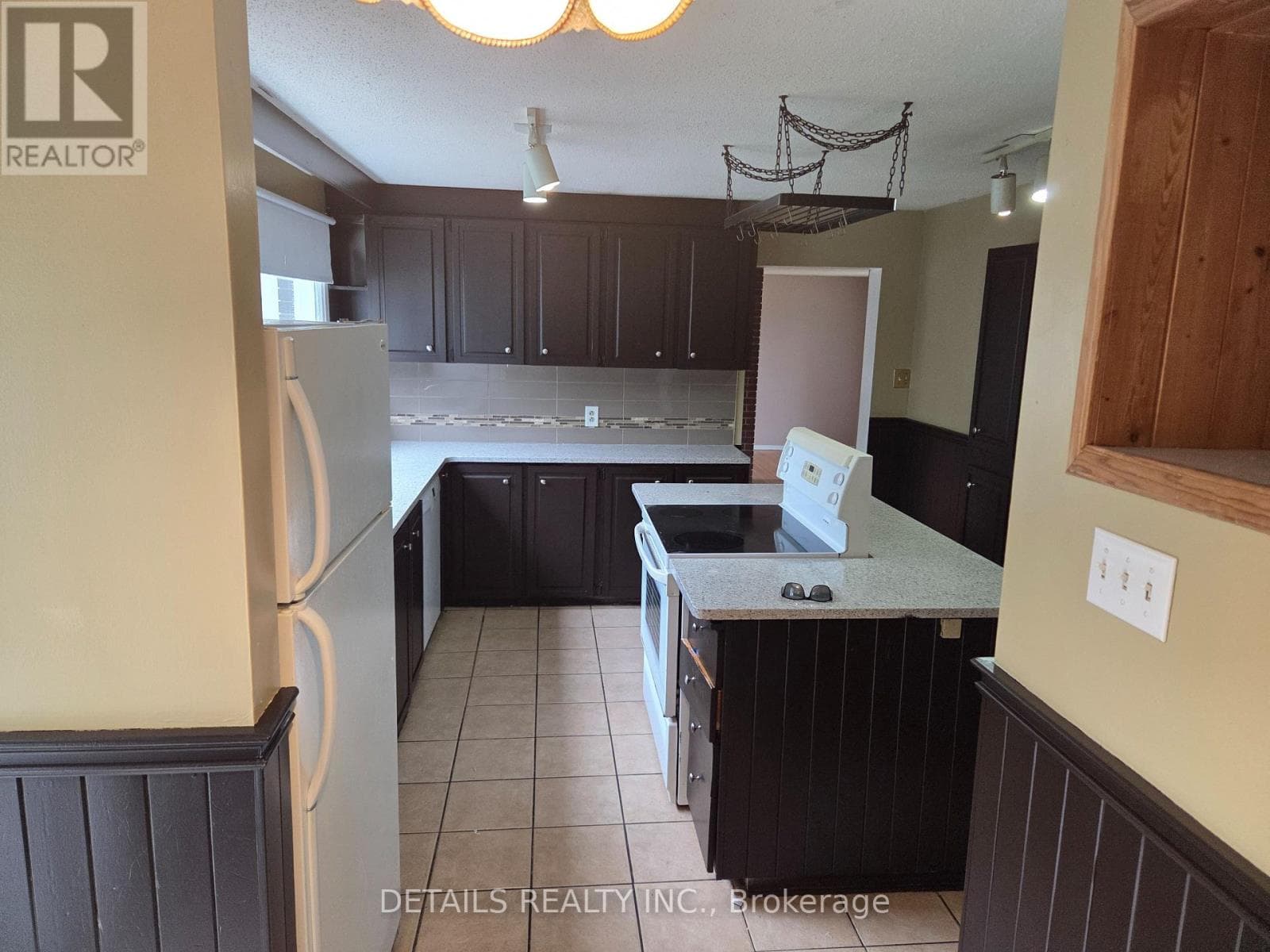 46 BEAUMARIS DRIVE — photo 4