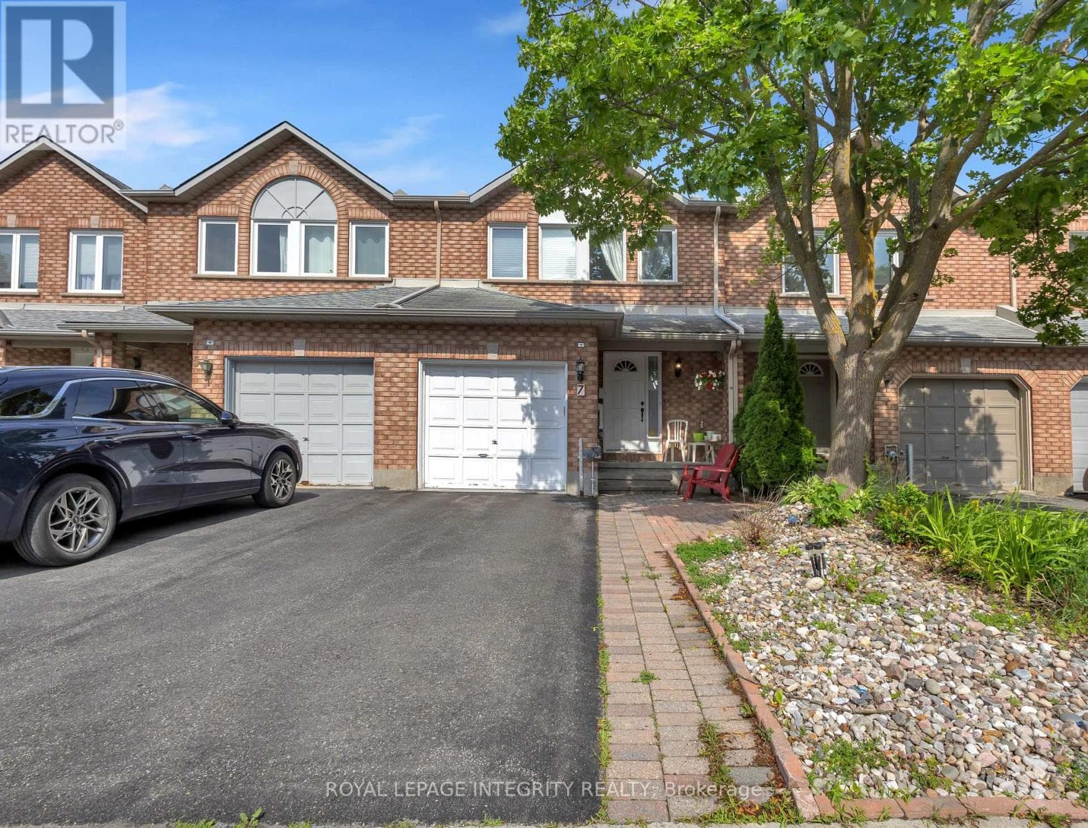 7 WESTPOINTE CRESCENT — photo 1