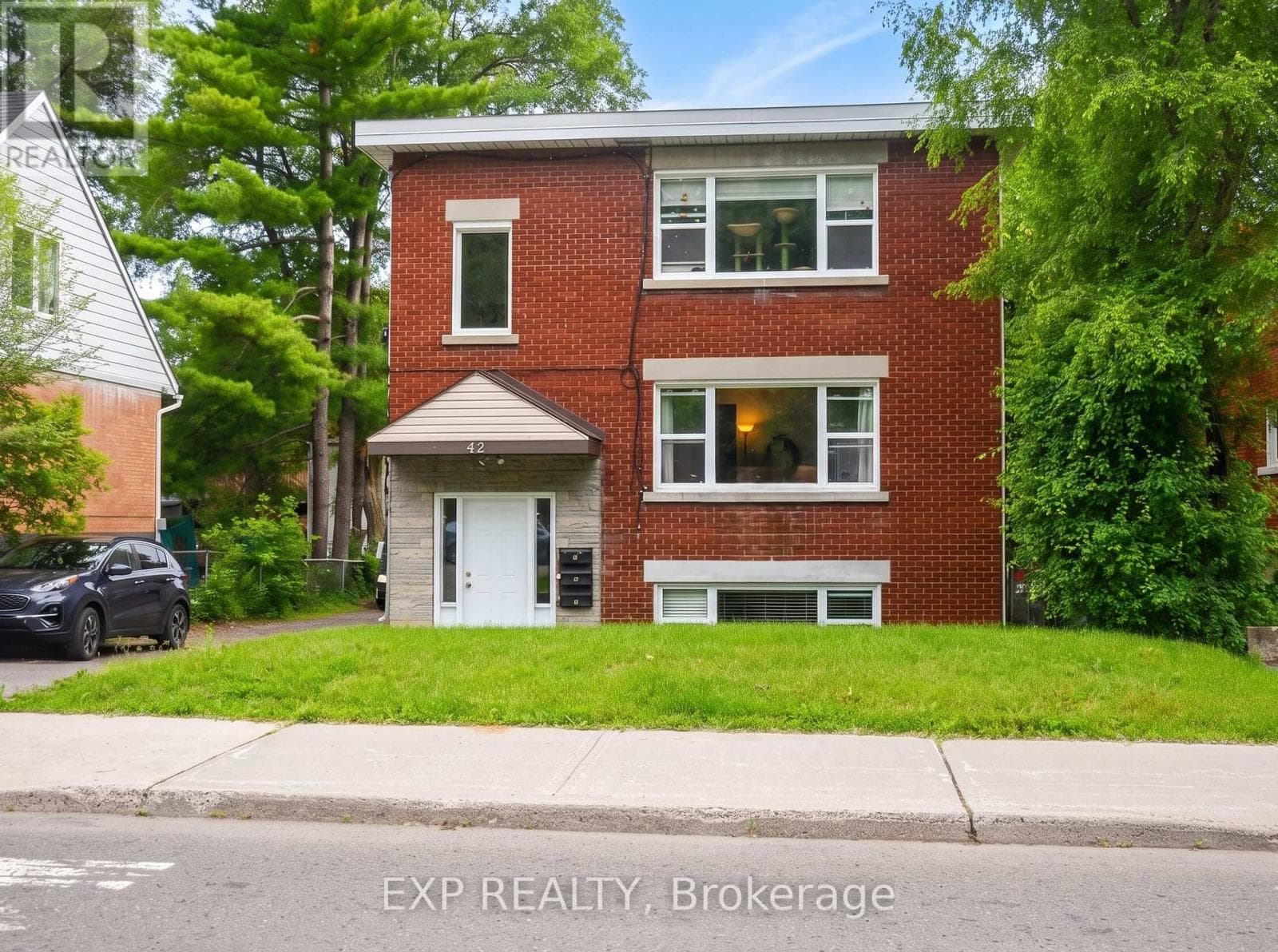 2 - 42 LAVERGNE STREET — photo 1