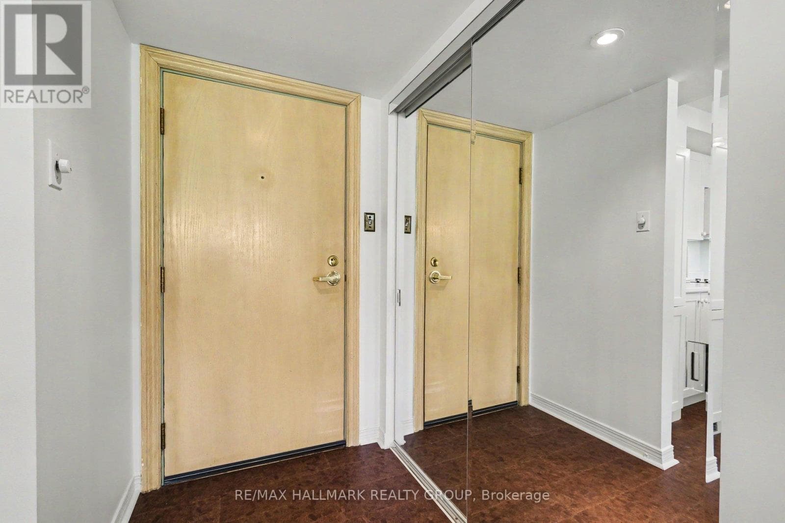 103 - 30 CHARLEVOIX STREET — photo 4