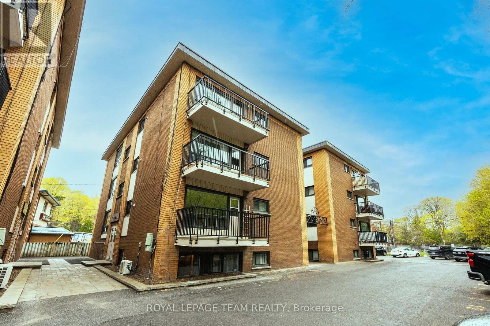 6 - 270 BEECHWOOD AVENUE — photo 2
