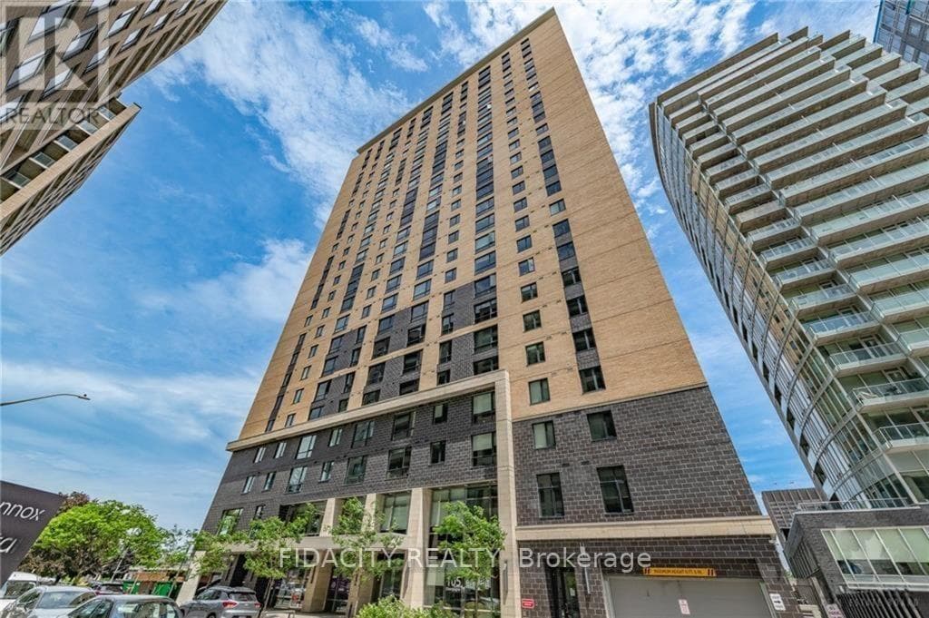 105 CHAMPAGNE AVENUE — photo 1