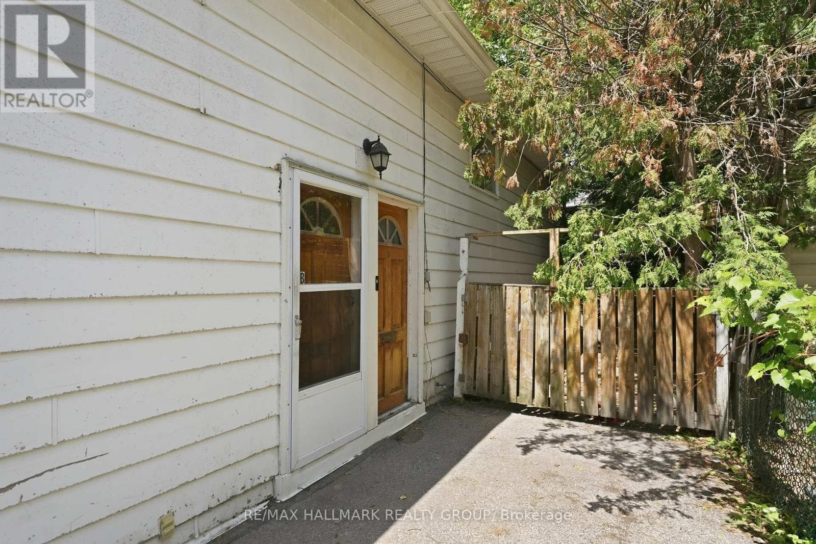 195 DESCHAMPS AVENUE — photo 2