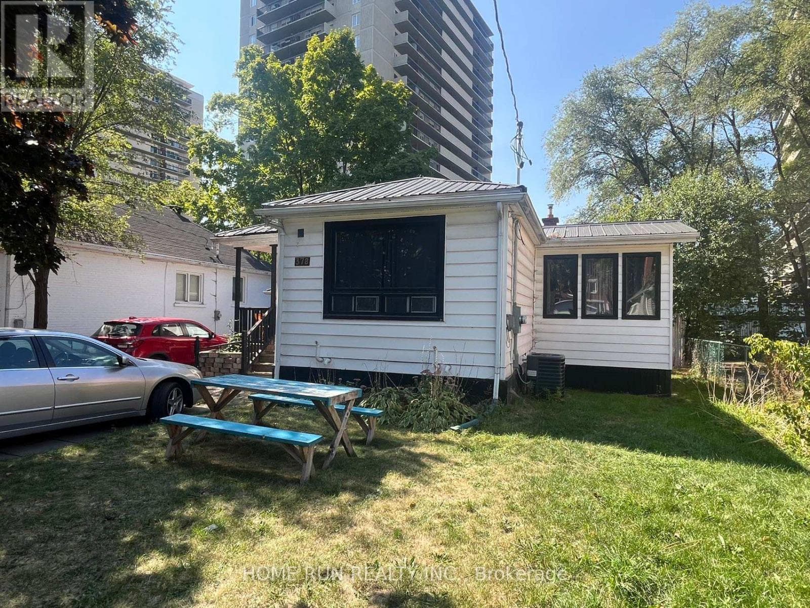 378 ENFIELD AVENUE — photo 2