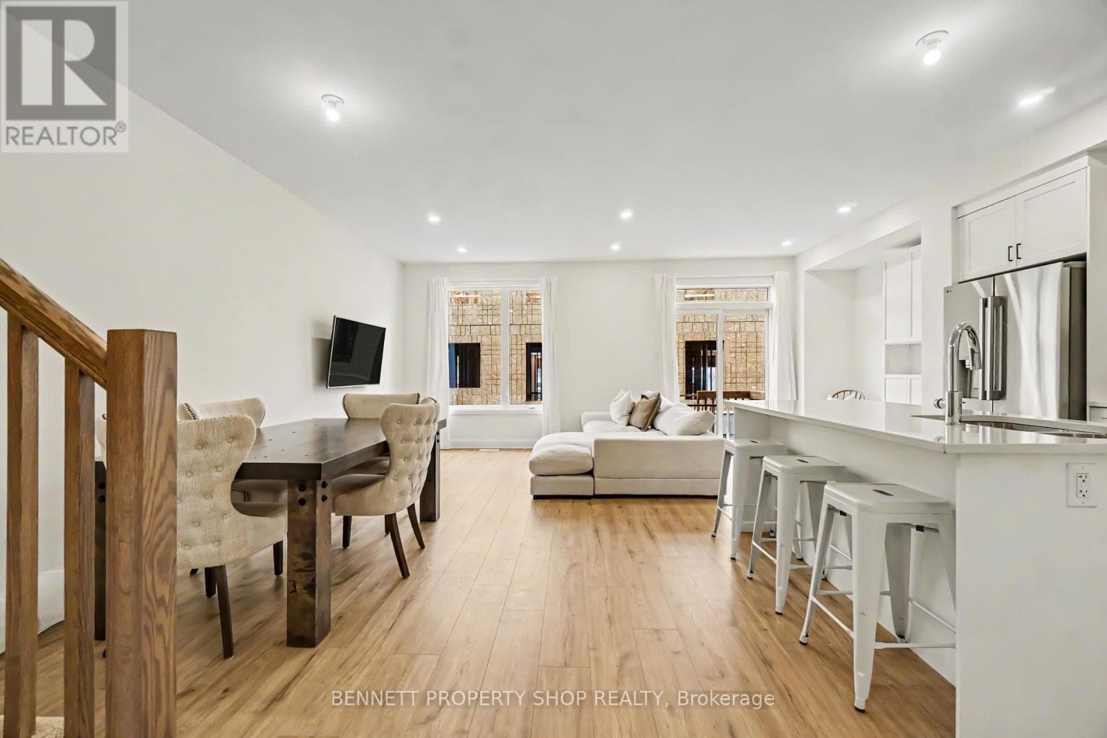 1047 VENTUS WAY — photo 4