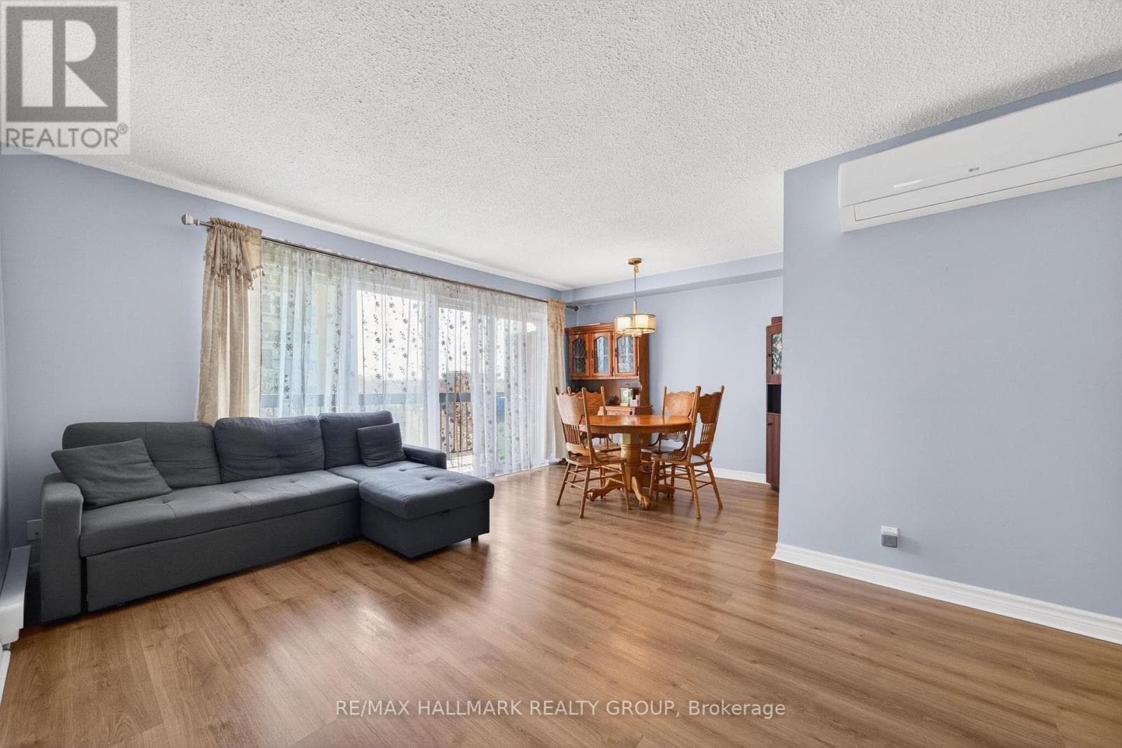 404 - 158 A MCARTHUR AVENUE — photo 4