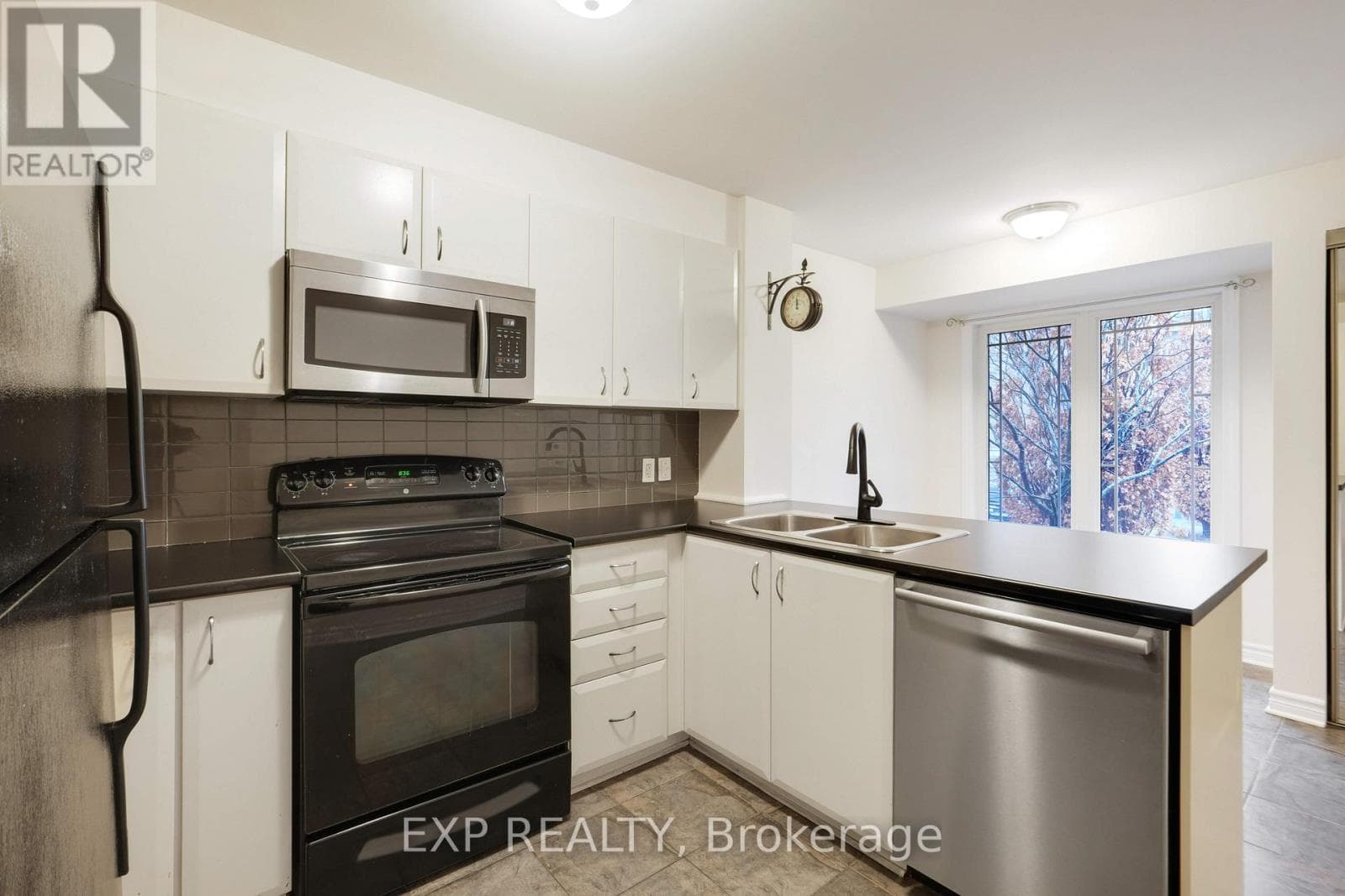 14 - 201 PASEO PRIVATE — photo 2