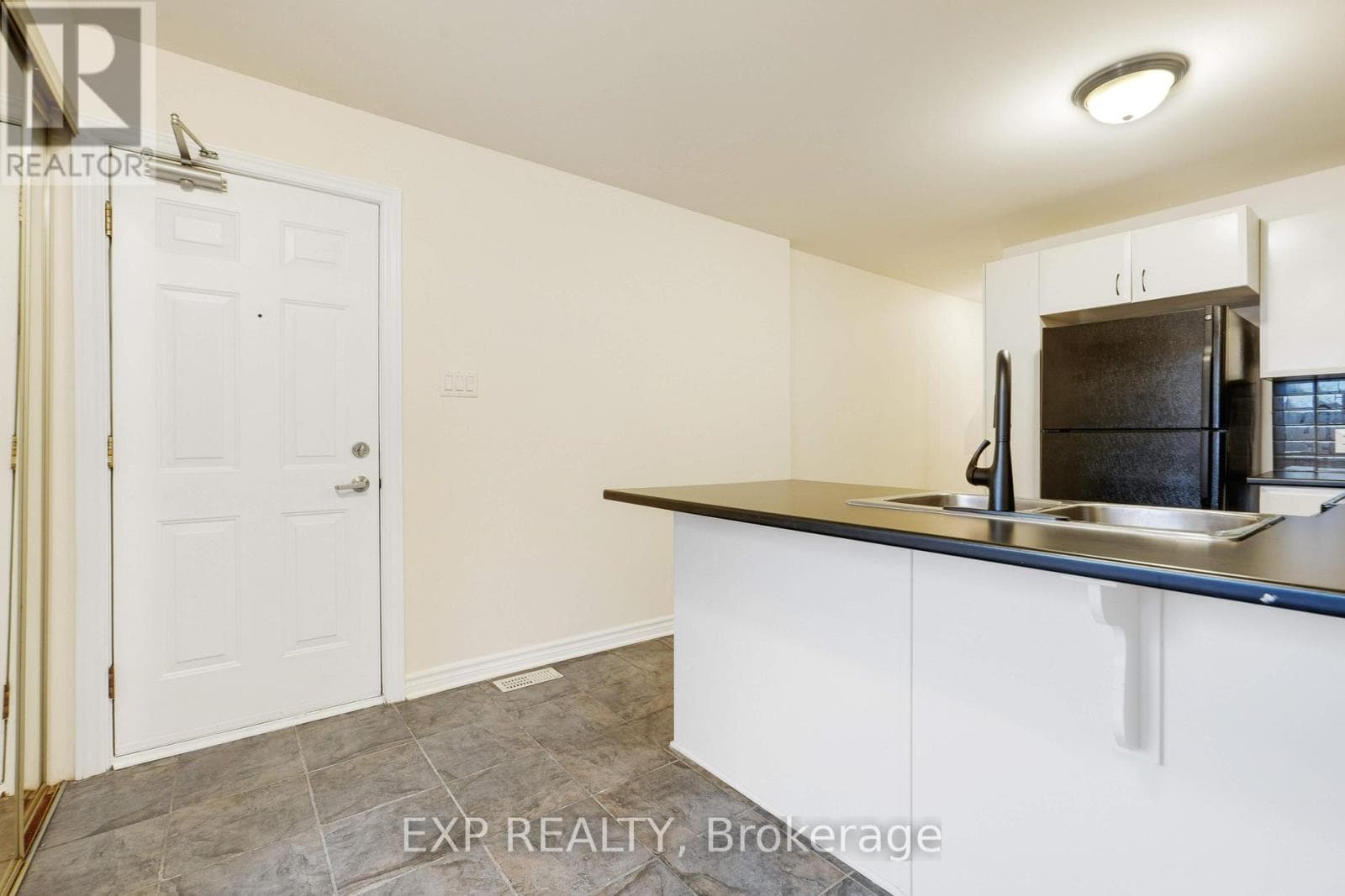 14 - 201 PASEO PRIVATE — photo 3