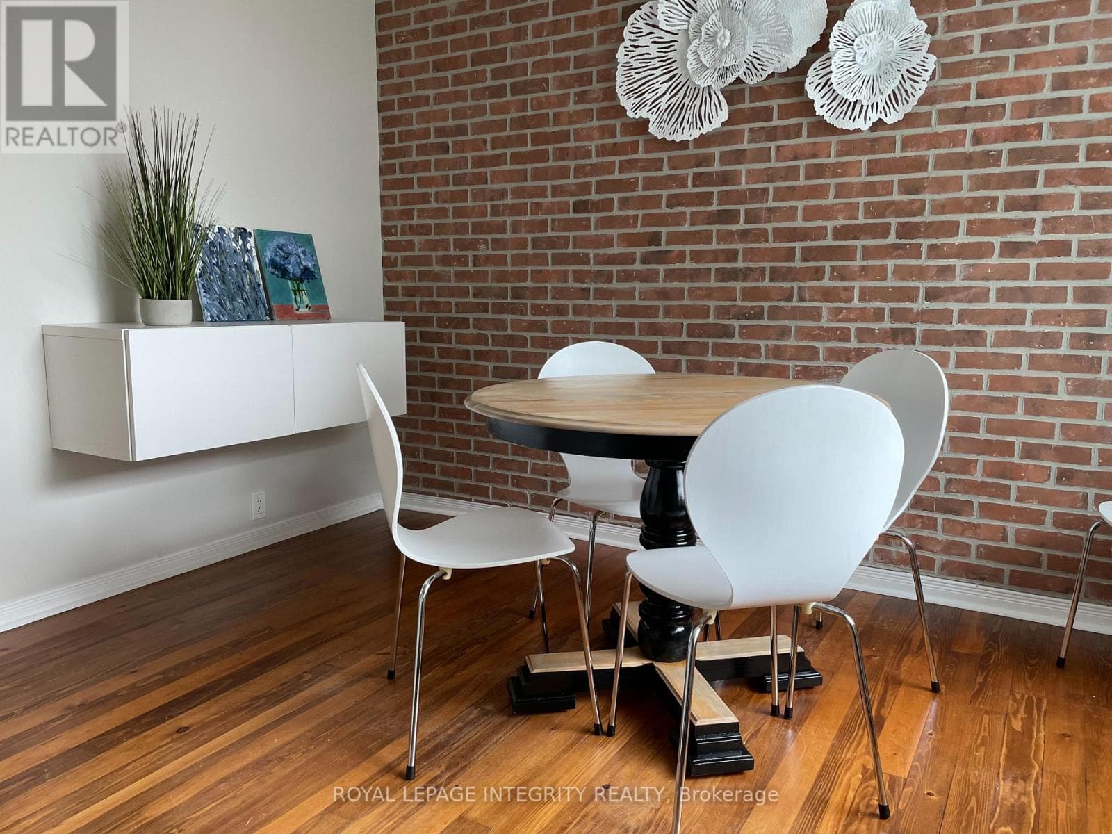 9 HOLMWOOD AVENUE — photo 4