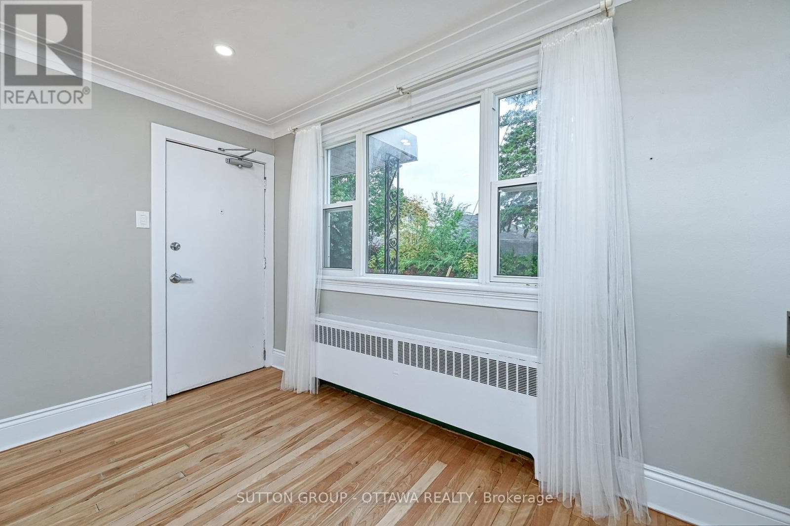 154-156 DAGMAR AVENUE — photo 3
