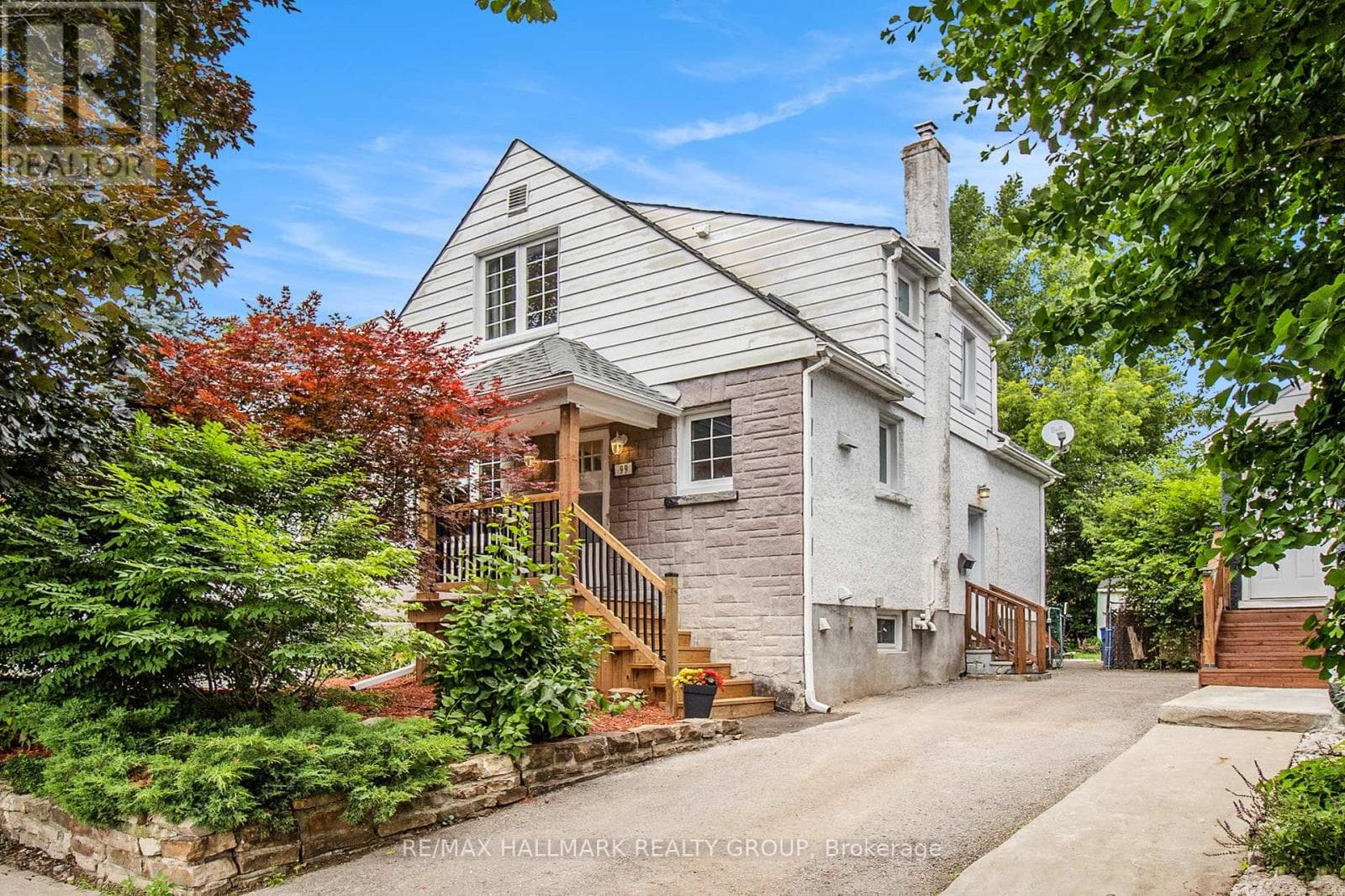 99 DAGMAR AVENUE — photo 1