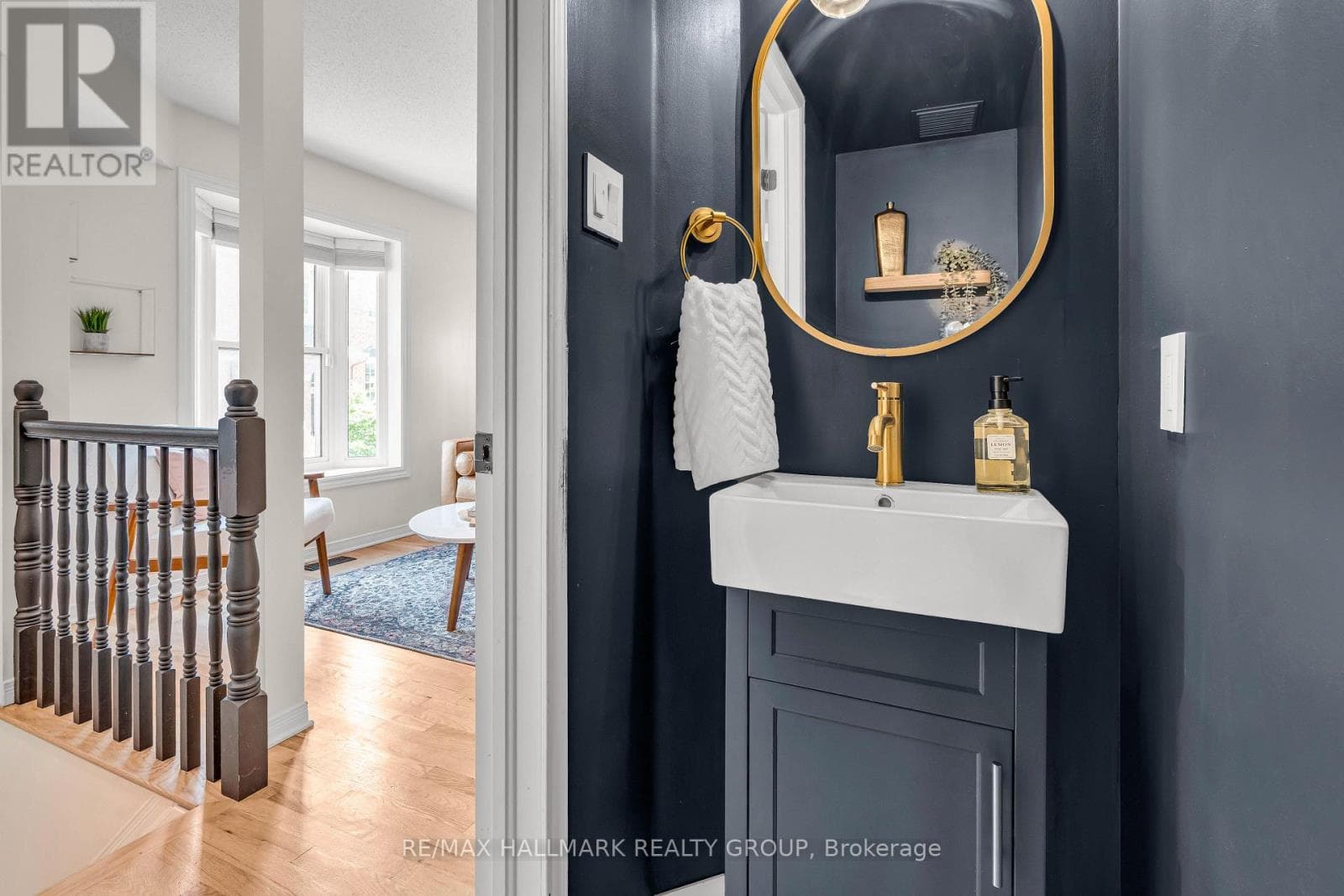 11 - 10 HINTONBURG PLACE — photo 4