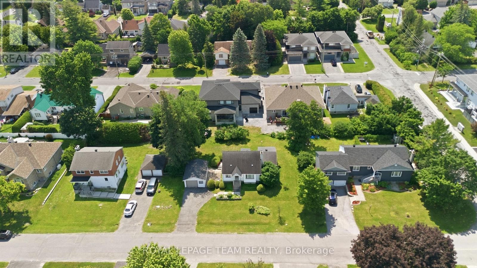 84 RITA AVENUE — photo 1