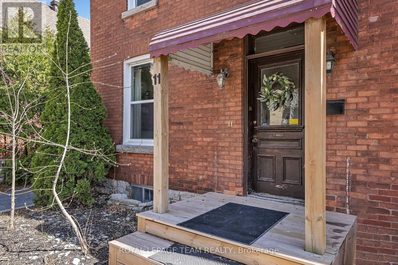 11 SHERBROOKE AVENUE — photo 4