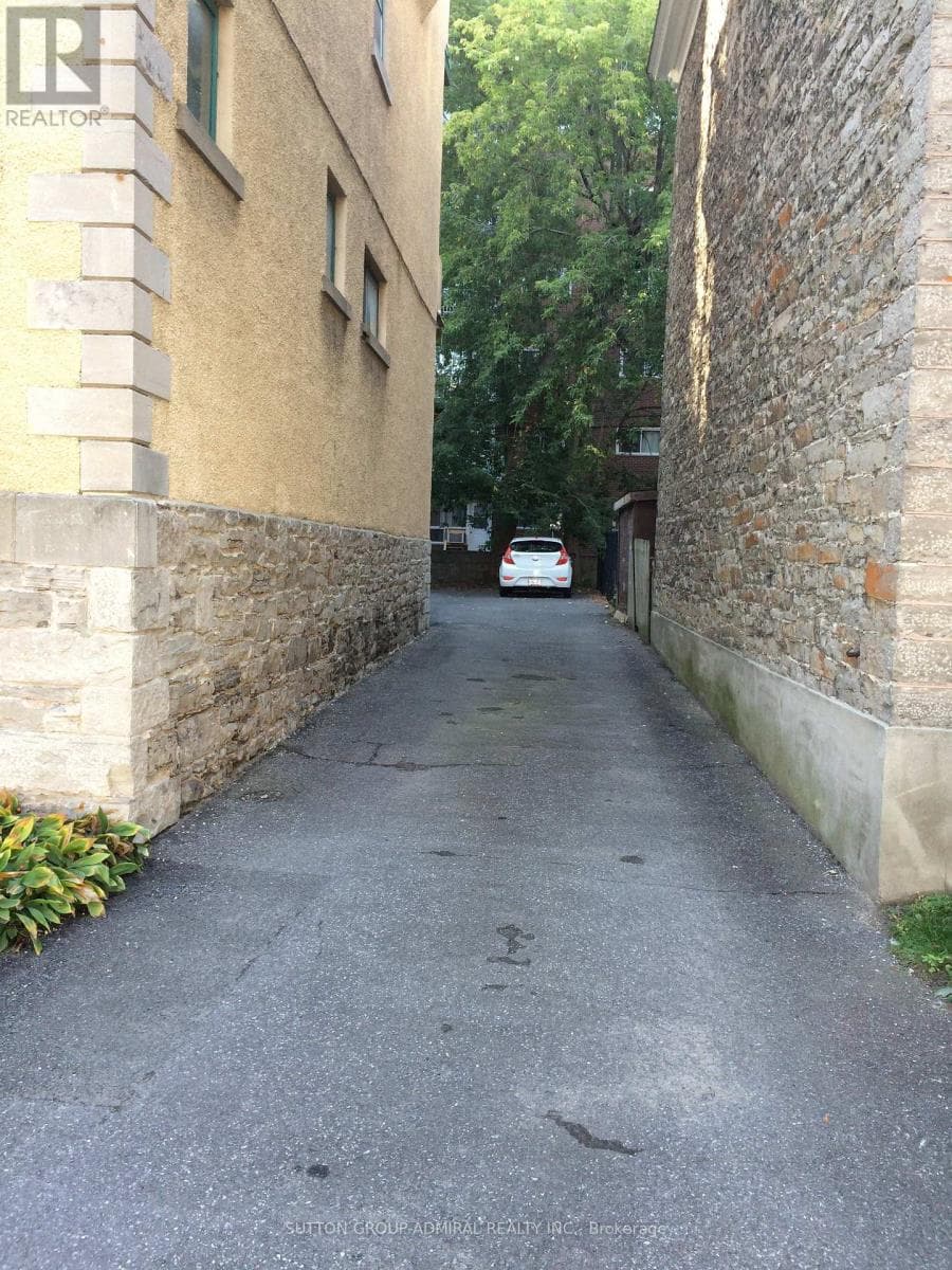 162 DALY AVENUE — photo 3