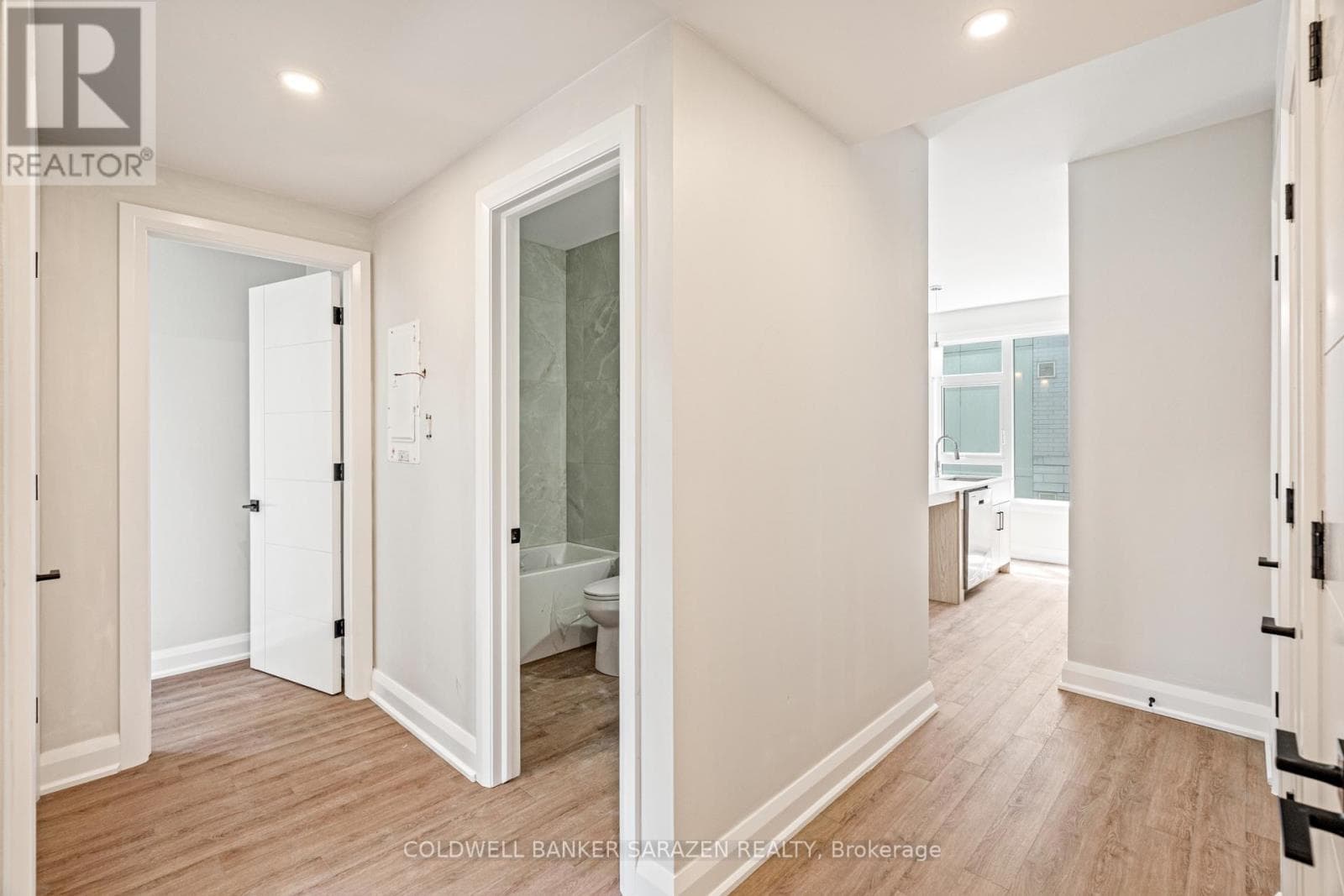 203 - 10 MCARTHUR AVENUE — photo 3