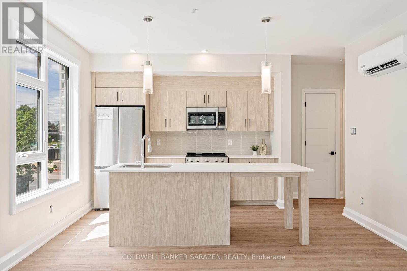 203 - 10 MCARTHUR AVENUE — photo 4