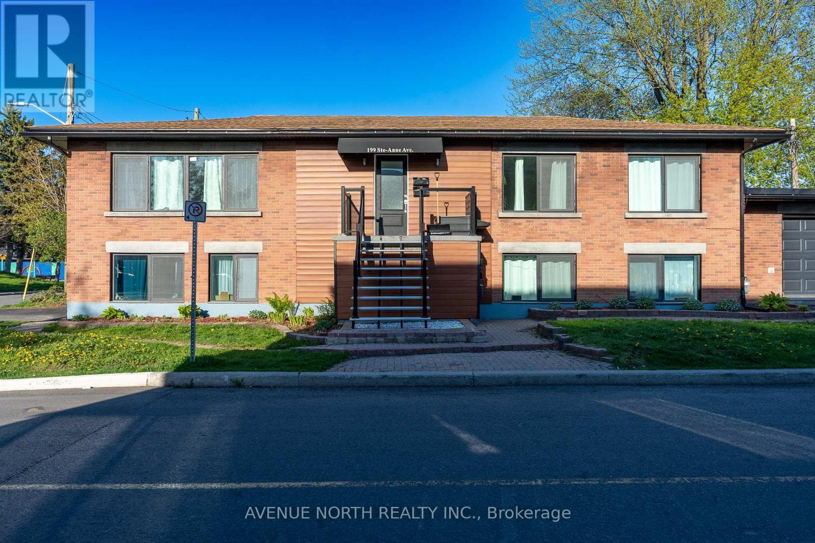 199 STE ANNE STREET — photo 2
